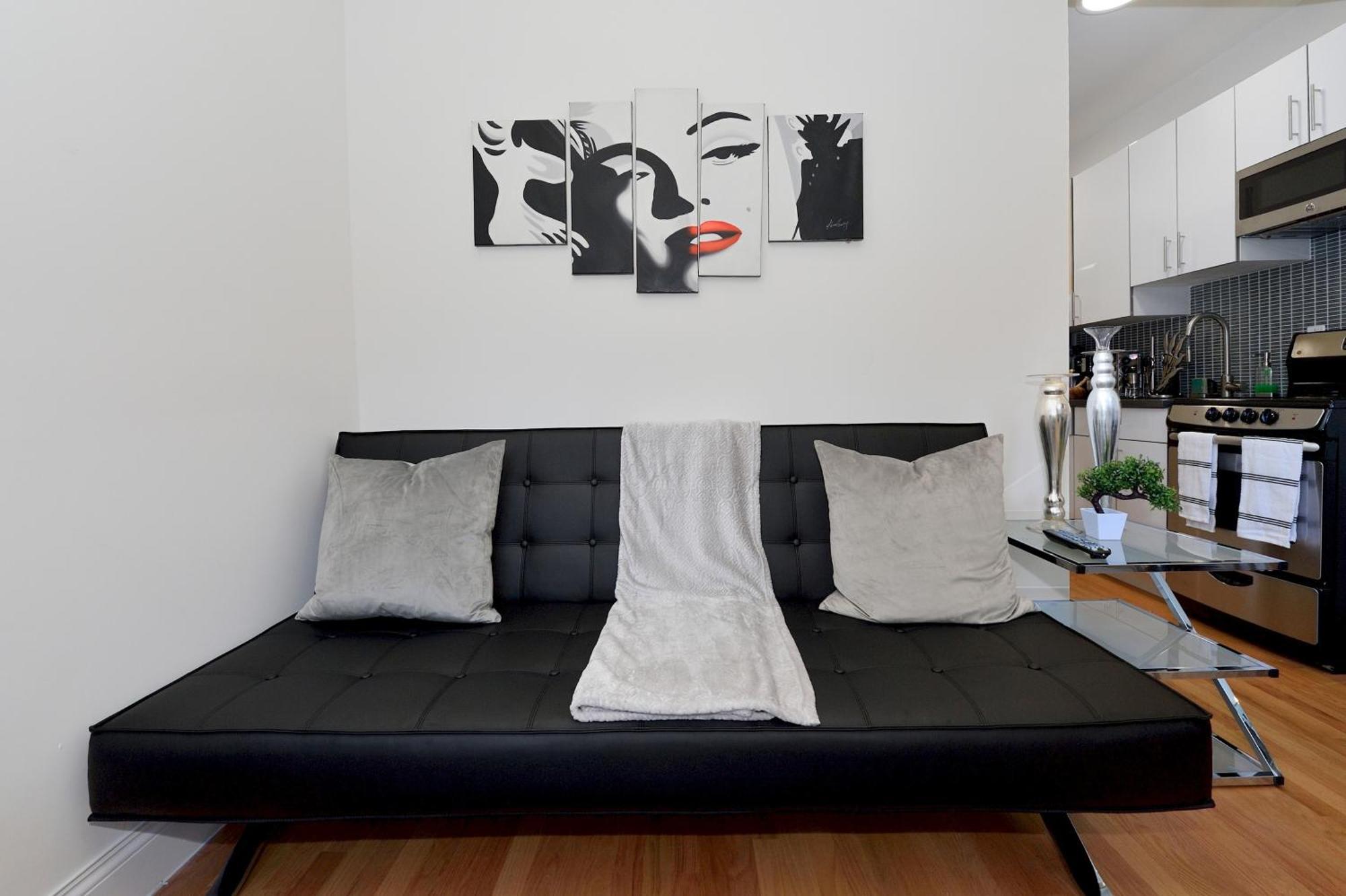 Apartment Cityscape 2 Bedroom Unit Prime Location
