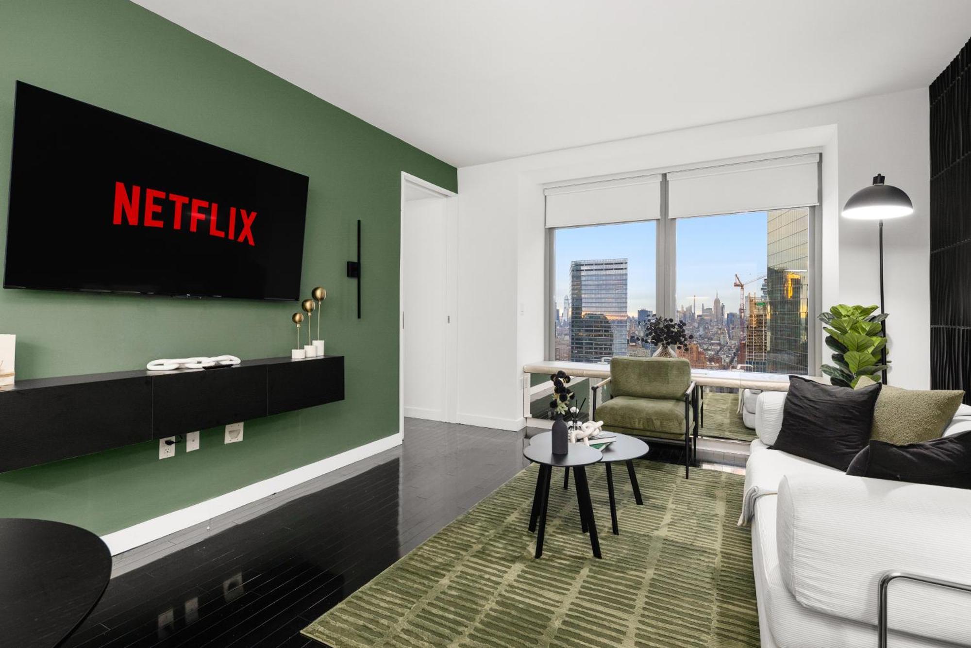 Premium Lux-penthouse In Financial District