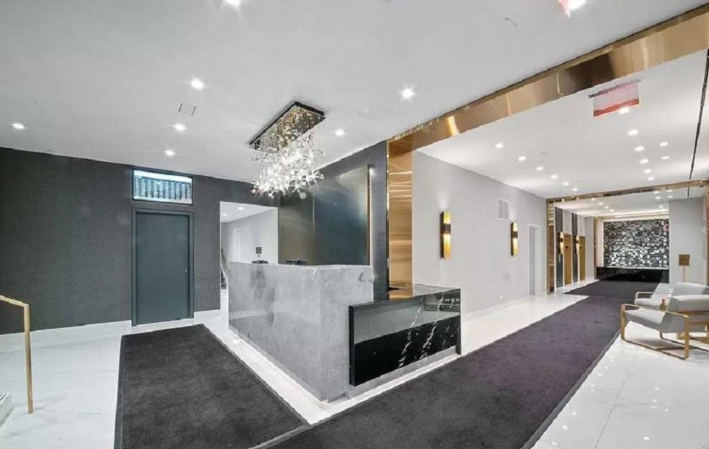 1-bedroom At Midtown Manhattan Apartment