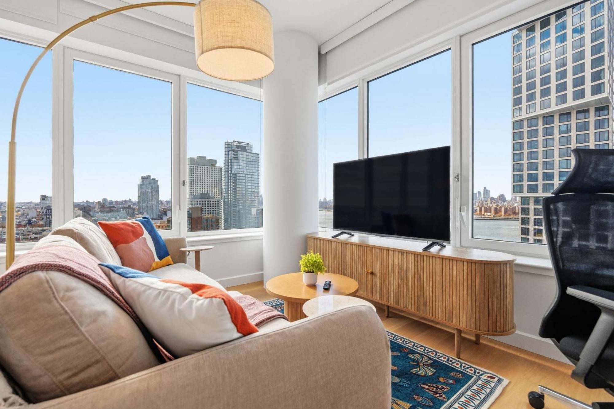 Apartment Greenpoint 1 Bedroom W Work Setup By Anyplace - 11735