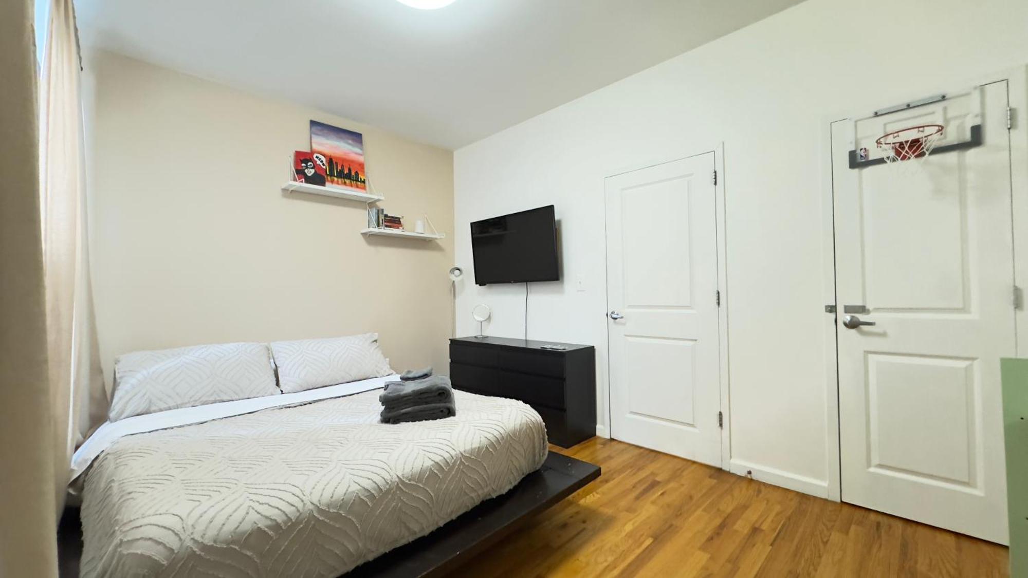 Apartment Harlem Cozy Elegance And Culture