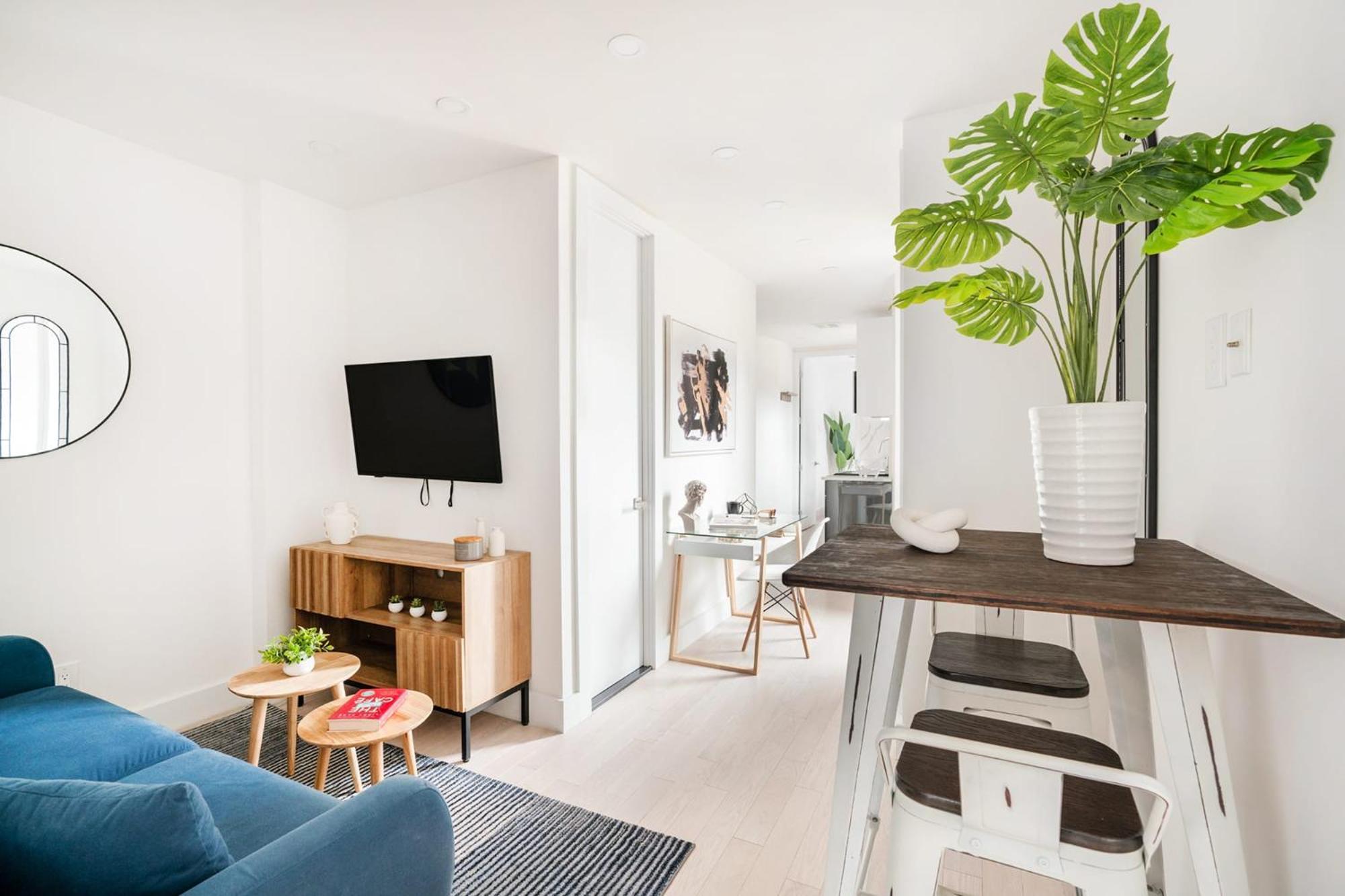 48-4fe 2br Prime Midtown West Apartment New York
