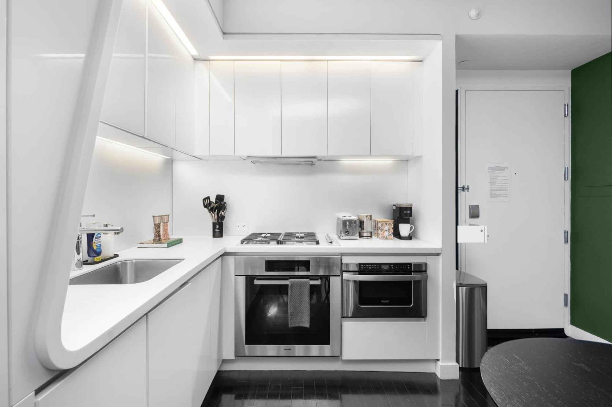Premium Lux-penthouse In Financial District Apartment