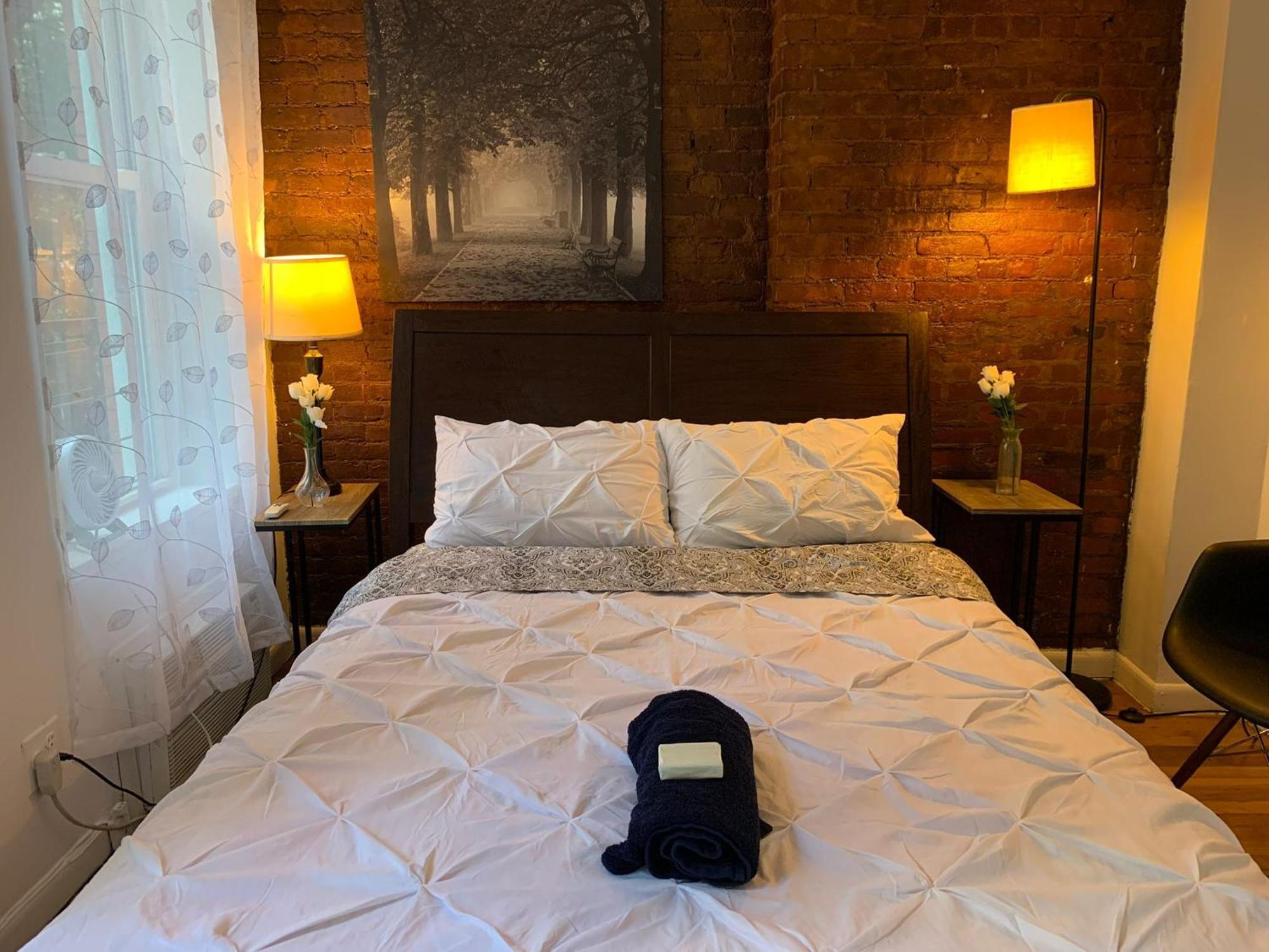 Prime Location 2 Bedrooms Upper East Side Apartment *