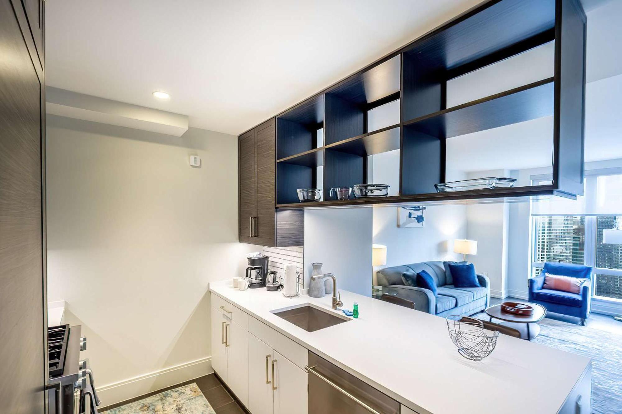 Apartment Luxury With Gym & Pool *