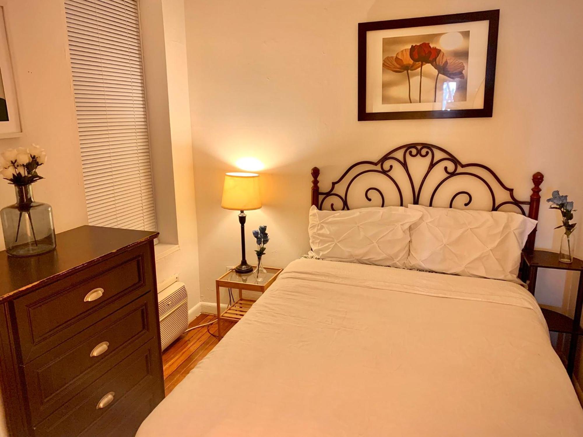Prime Location 2 Bedrooms Upper East Side Apartment *