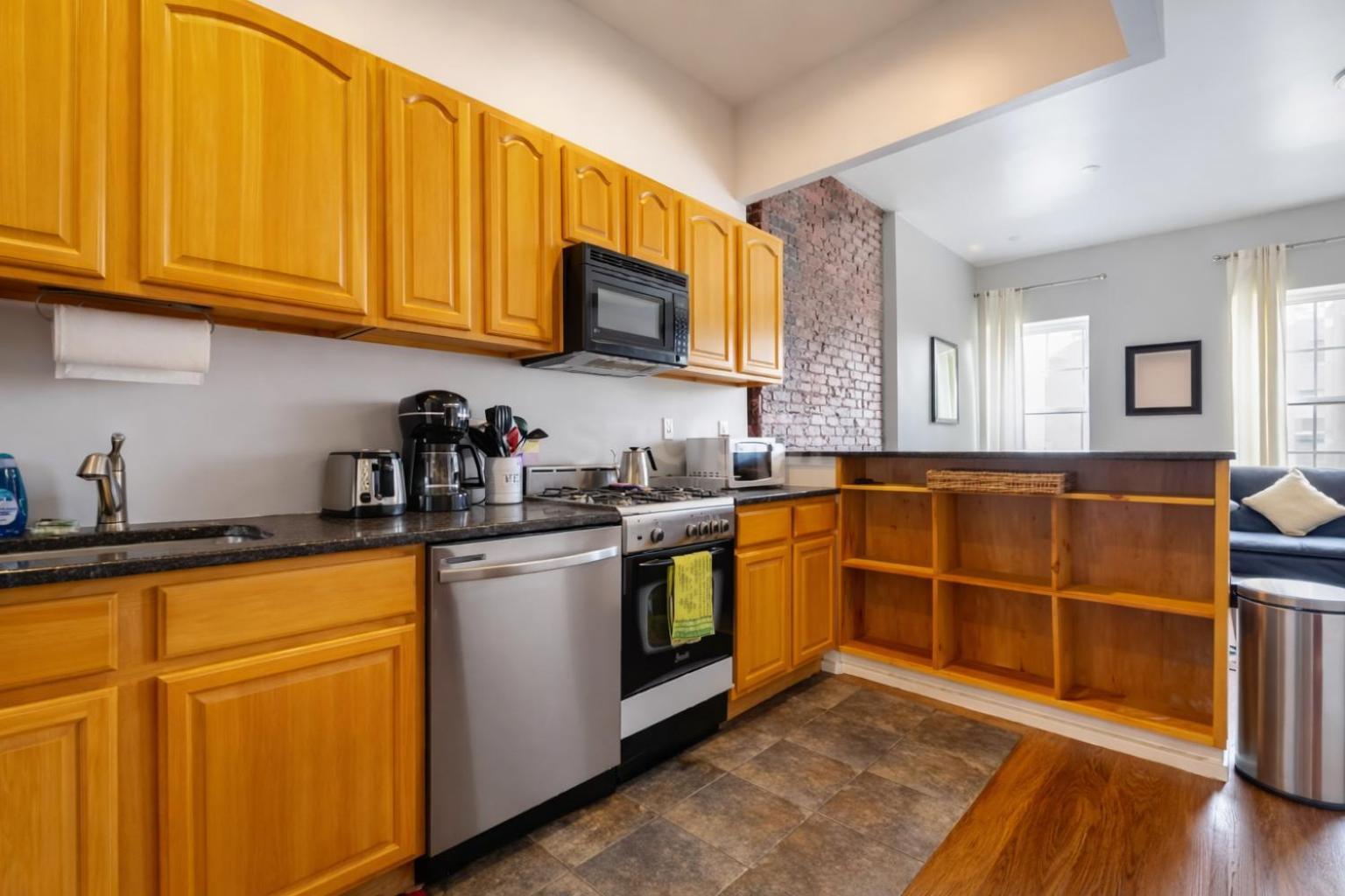 Apartment Plush & Spacious 2-bedroom In Nyc *