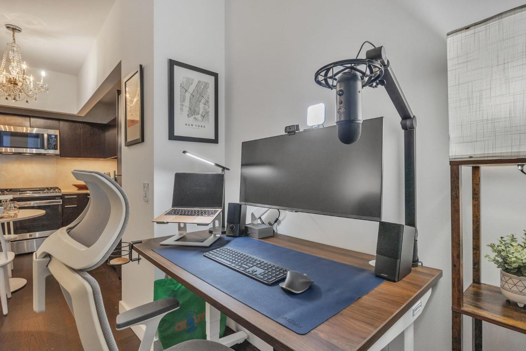 Fidi W Work Setup By Anyplace - 11660 New York