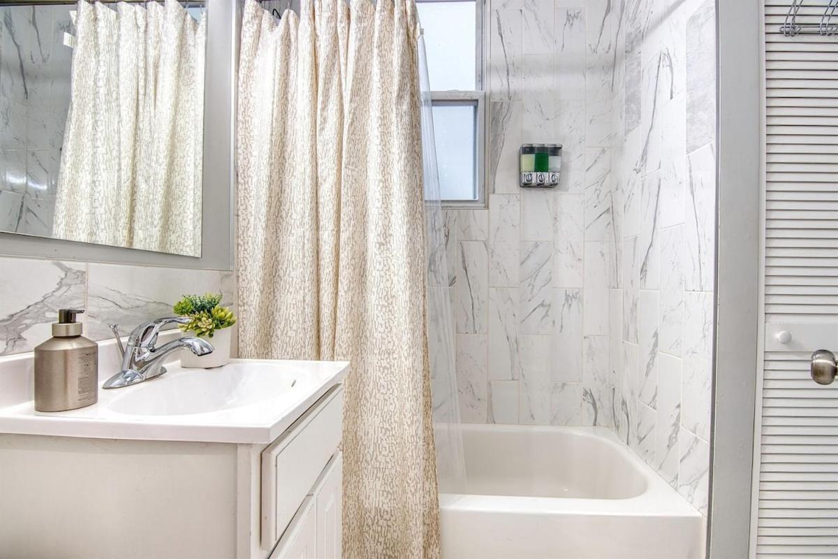 Apartment Serenity On The Reservoir Elegant 2br Modern Oasis Brand-new Build, Luxe Touches & Lightning-fast Wifi, Ac New York