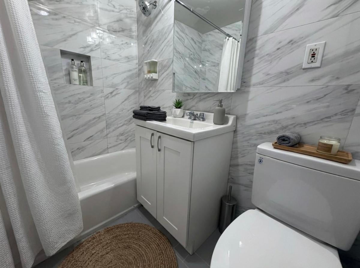 Riverside Park Apartment *