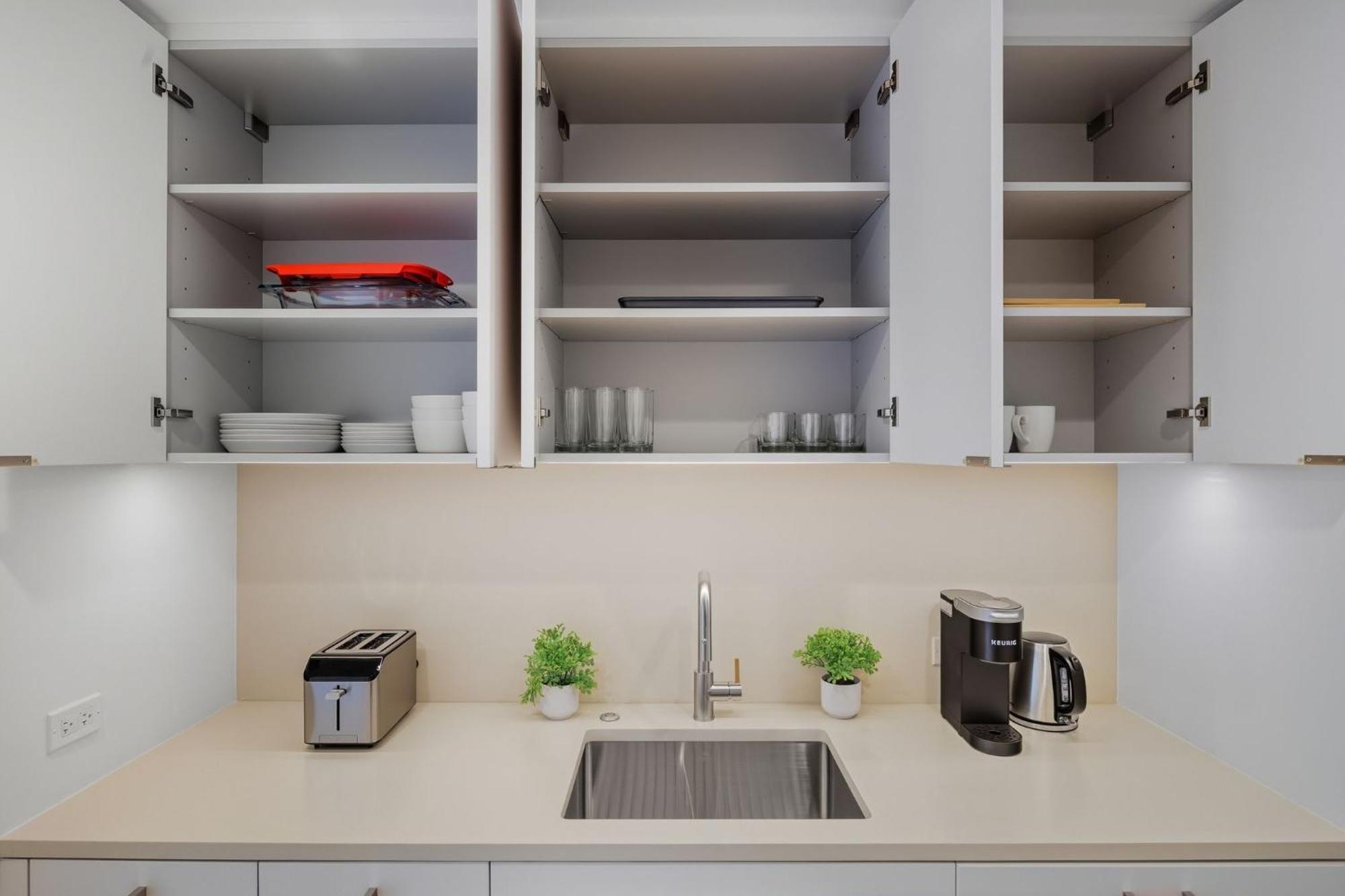 Greenpoint 1 Bedroom W Work Setup By Anyplace - 11735 *