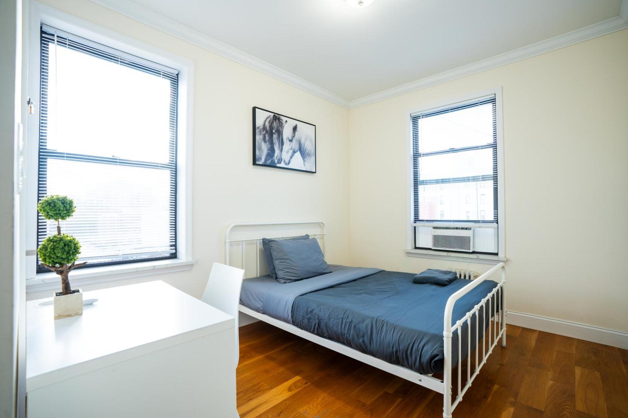 Harlem, Manhattan 4-bedroom Penthouse I 2-bathroom *
