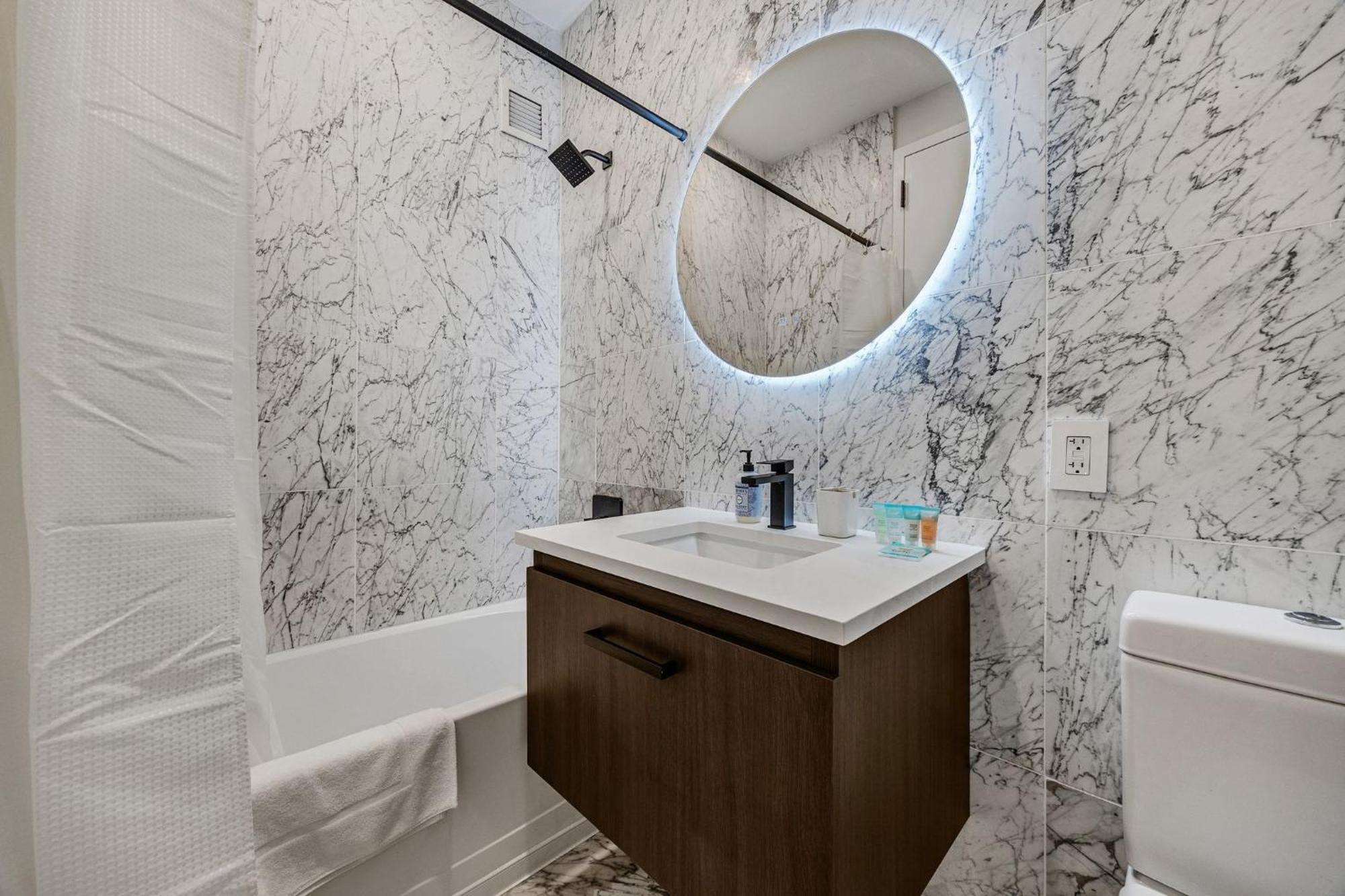 Apartment Fidi W Work Setup By Anyplace - 11696