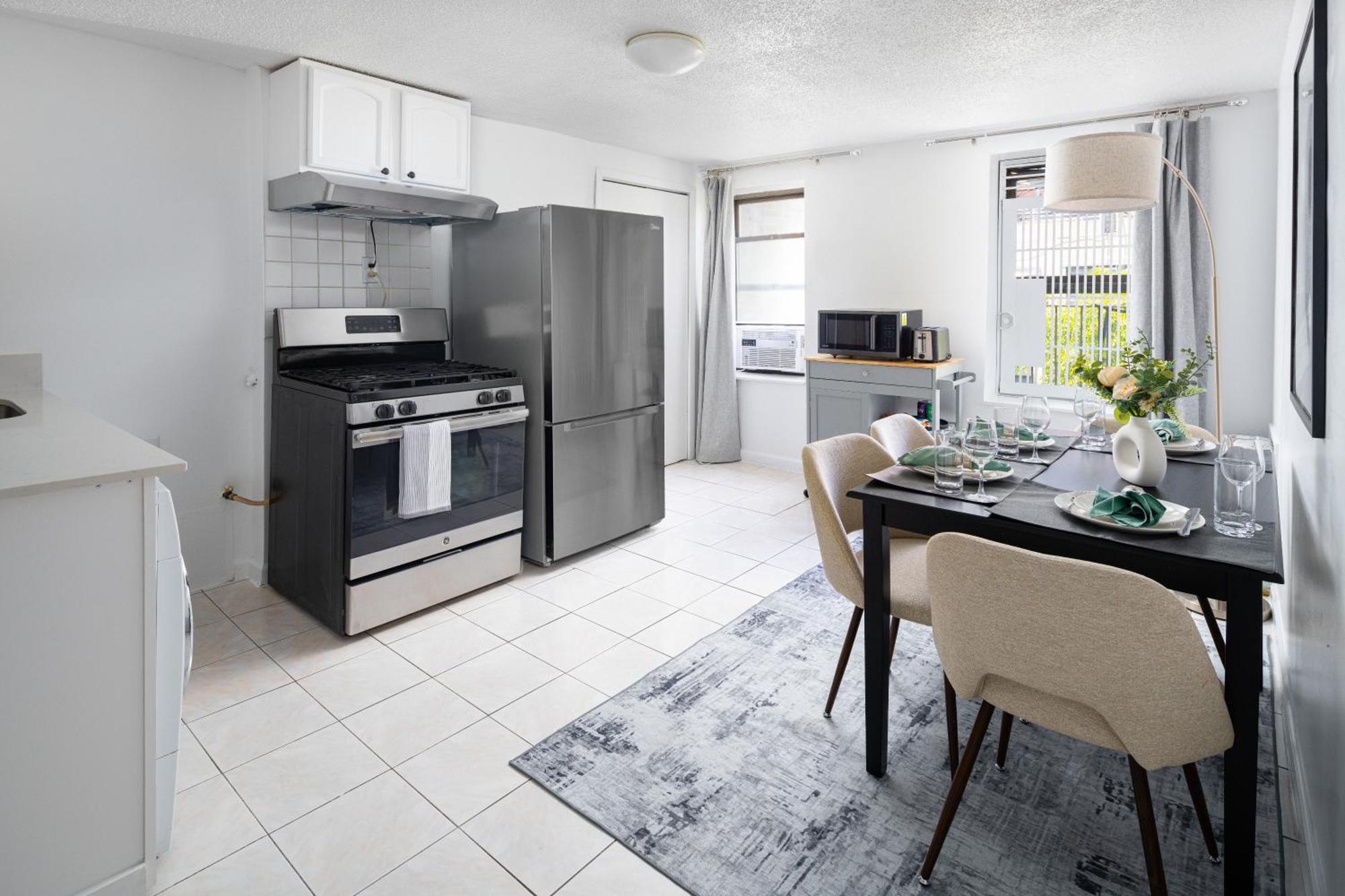 Lower East Side Nyc 1br Eat-in Kitchen In Unit Laundry *