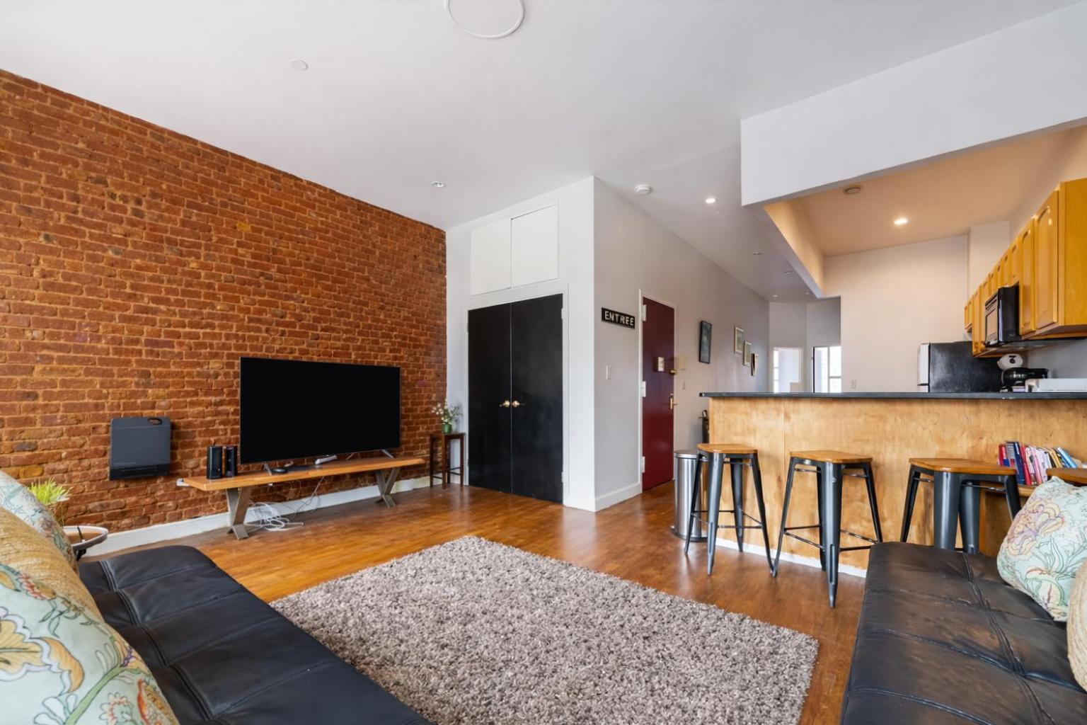 Apartment Plush & Spacious 2-bedroom In Nyc