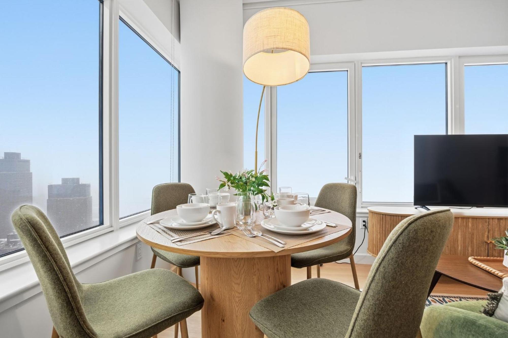 Greenpoint 1br W Work Setup By Anyplace - 11741 Apartment *