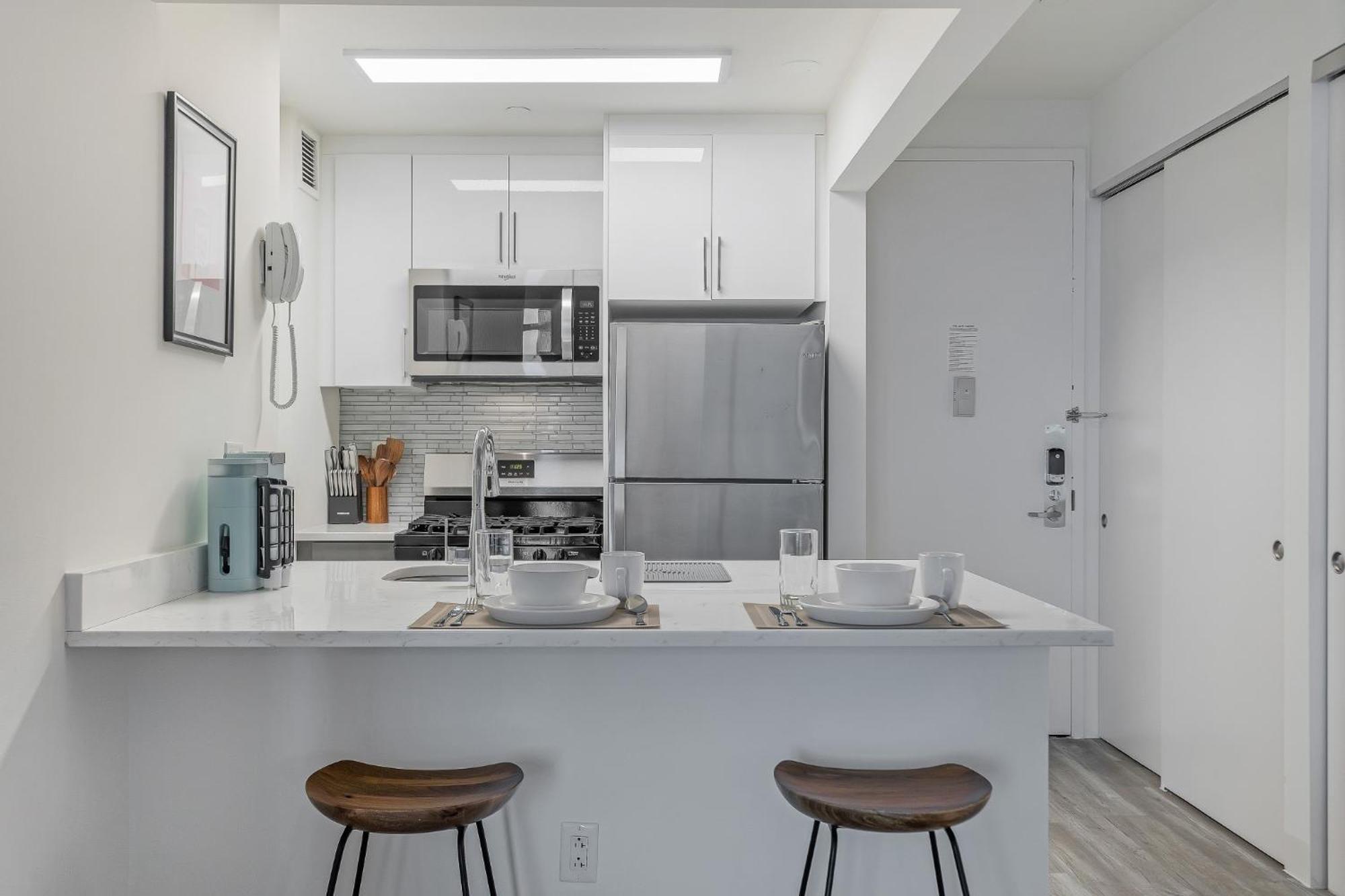 Apartment Fidi W Work Setup By Anyplace - 11431 *