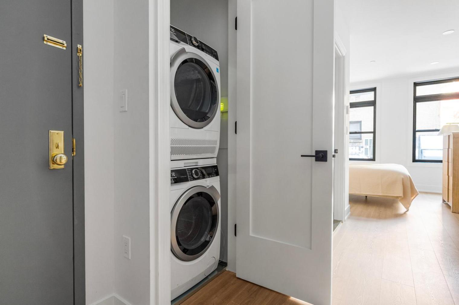 Blueground Garment District Washer Nr Times Square Nyc-2117