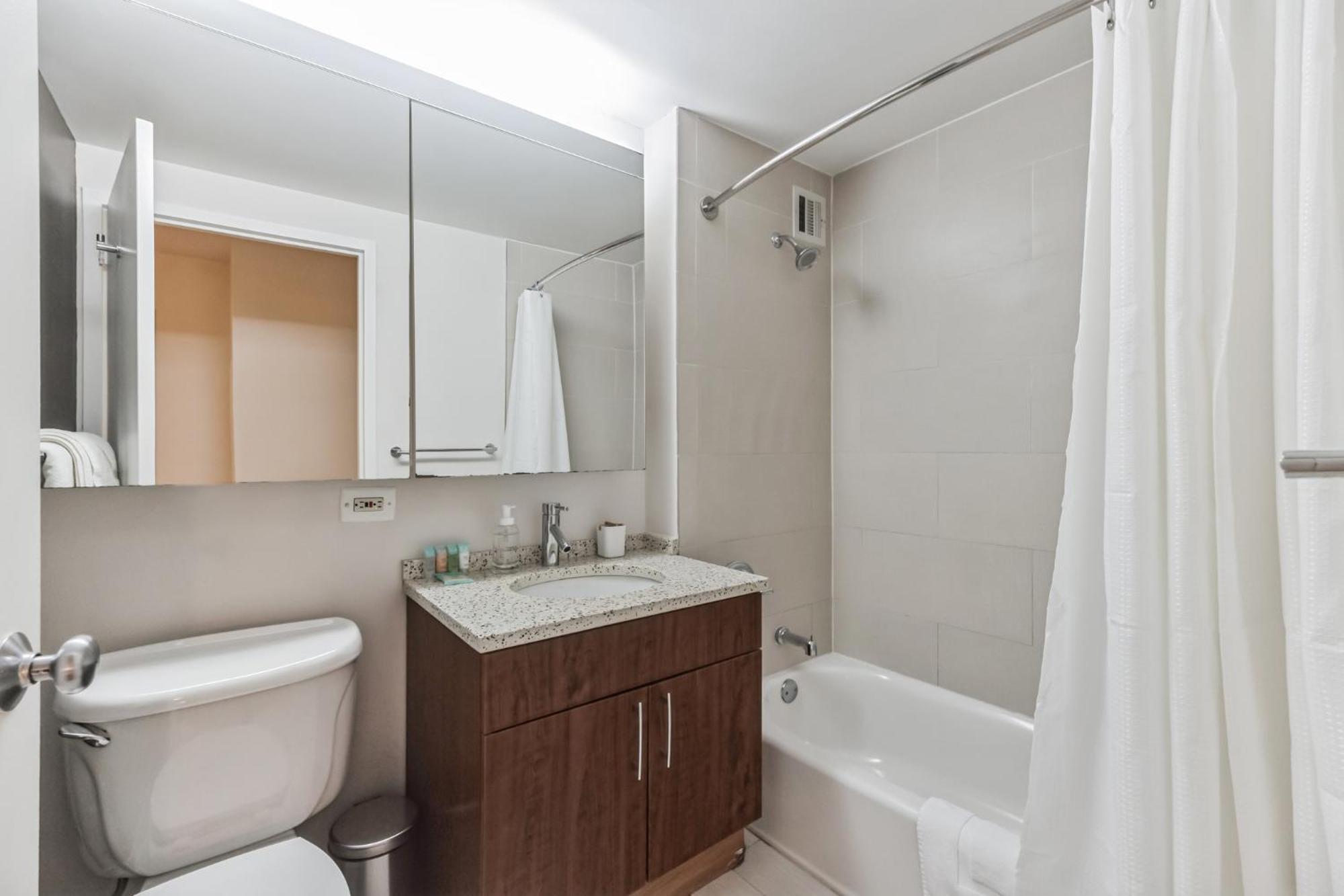 Chelsea 1 Bedroom W Work Setup By Anyplace - 11652