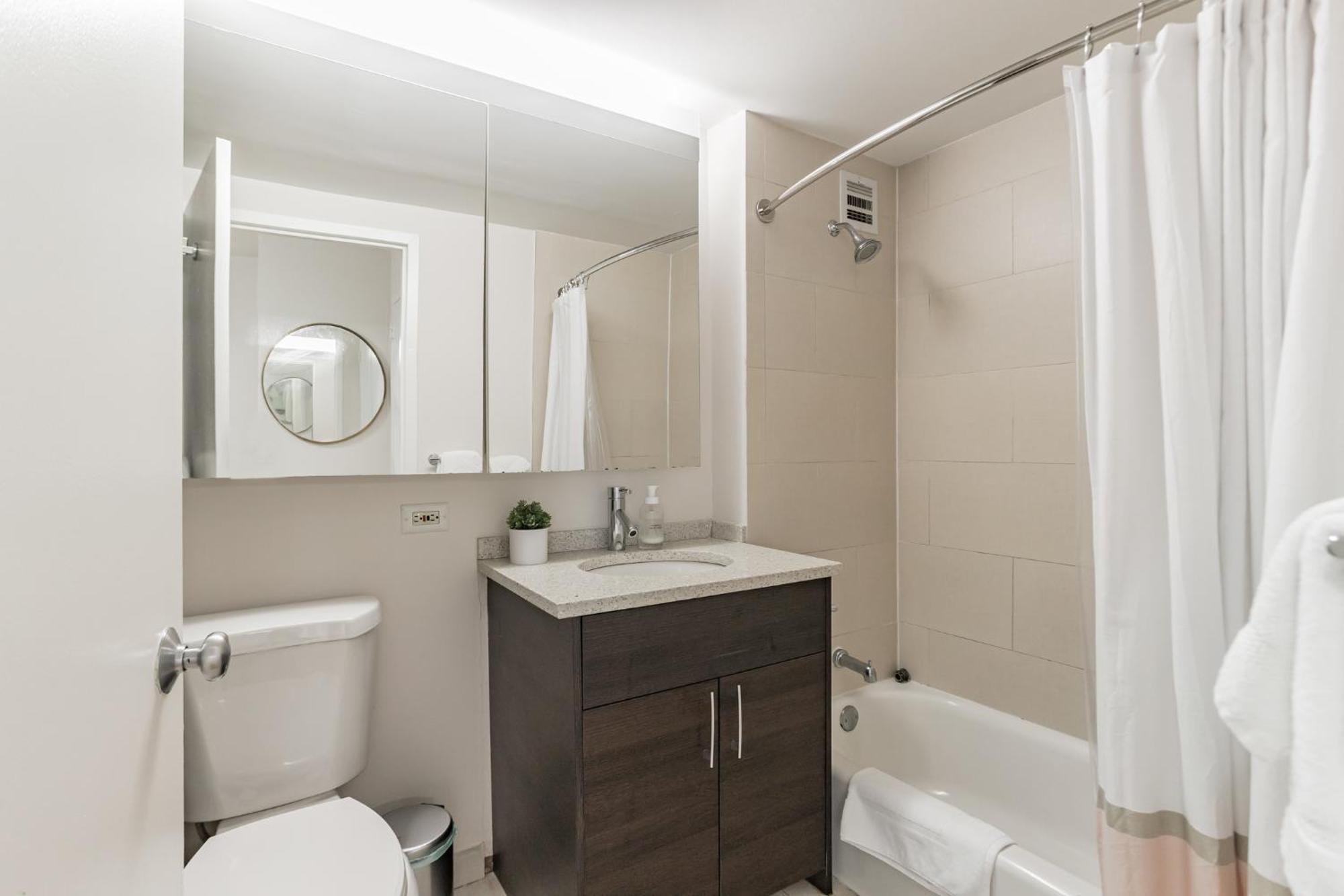 Chelsea 1 Bedroom W Work Setup By Anyplace - 11436 Apartment *