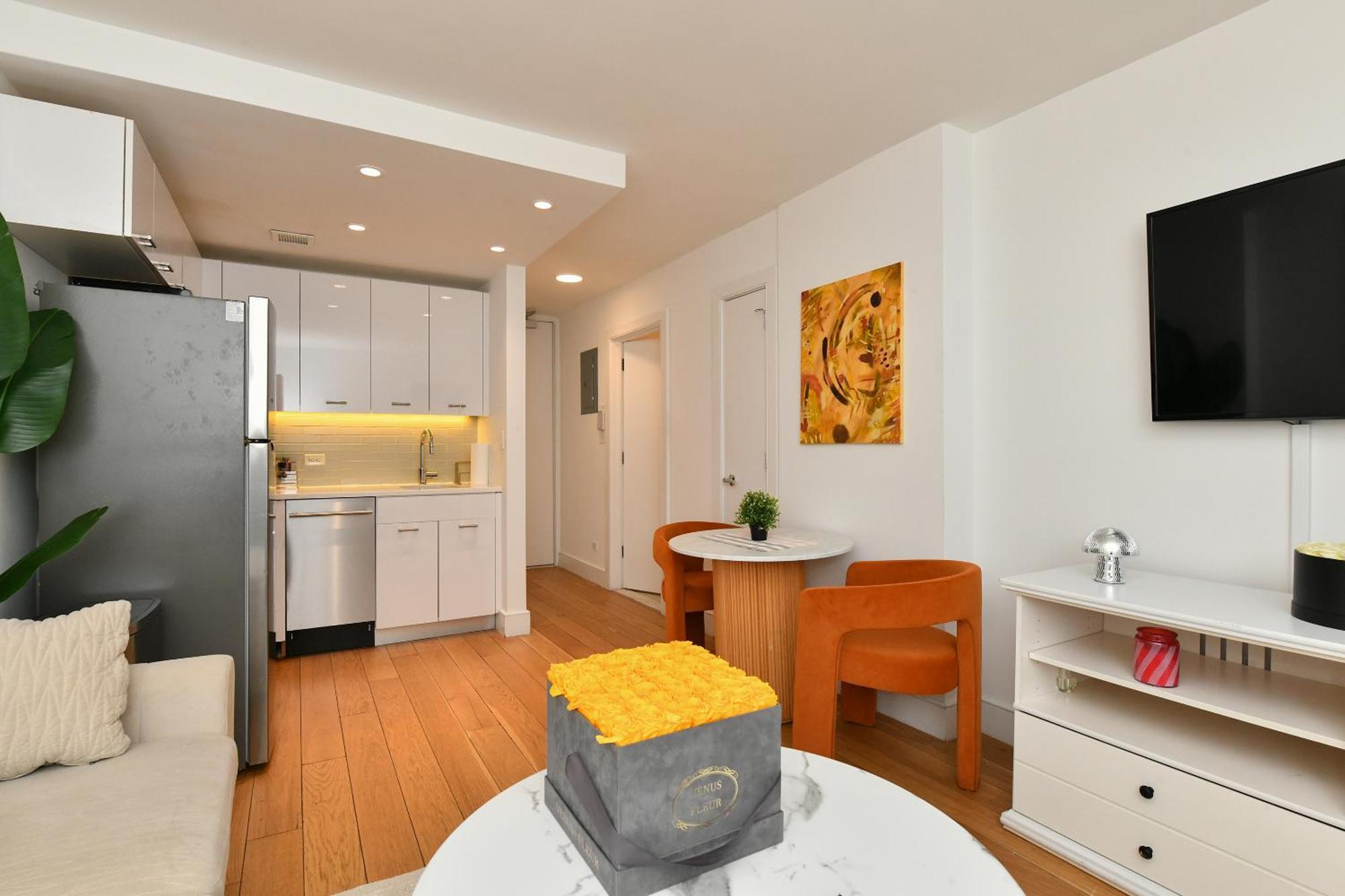 Chic 1 Bedroom In Midtown Manhattan Apartment *