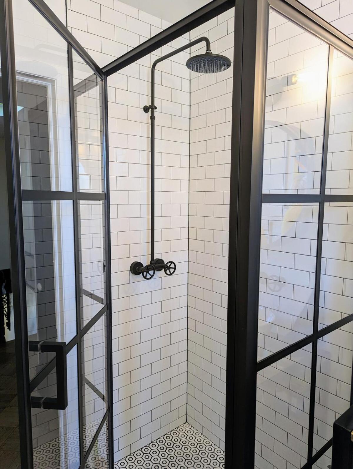 Luxury Duplex In 1880s Brownstone W Private Garden Apartment *