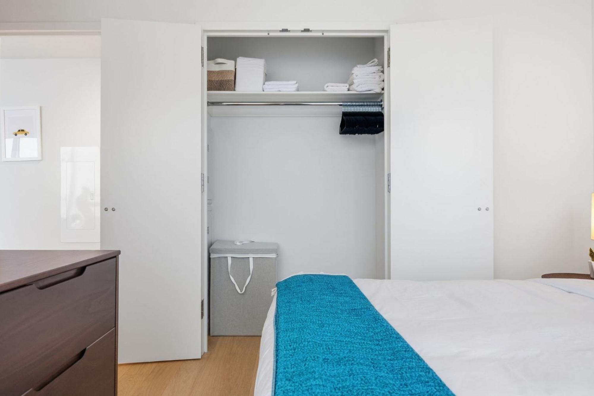 Greenpoint 1br W Work Setup By Anyplace - 11741 Apartment New York