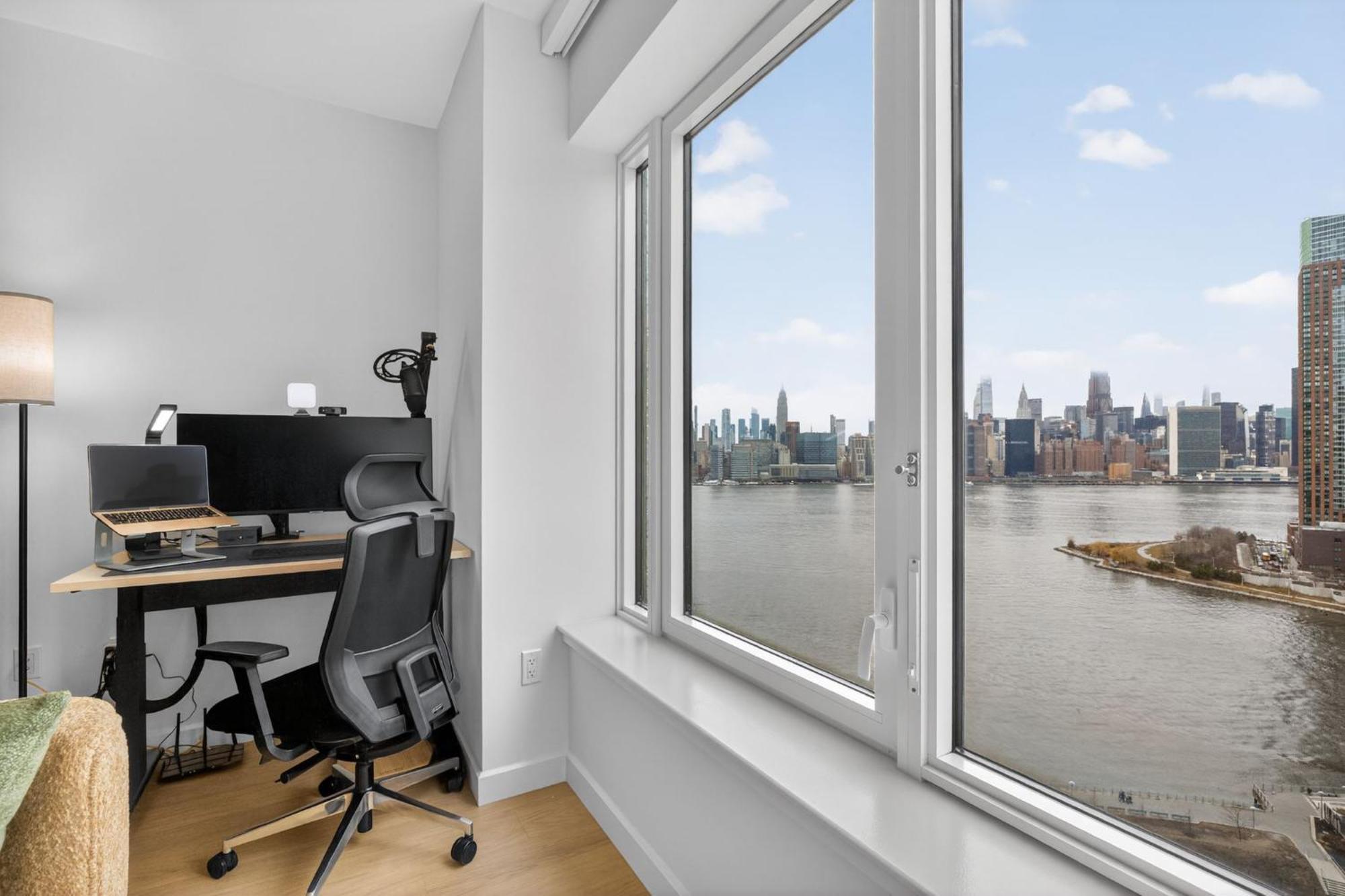 Apartment Greenpoint 1br W Work Setup By Anyplace - 11756 *