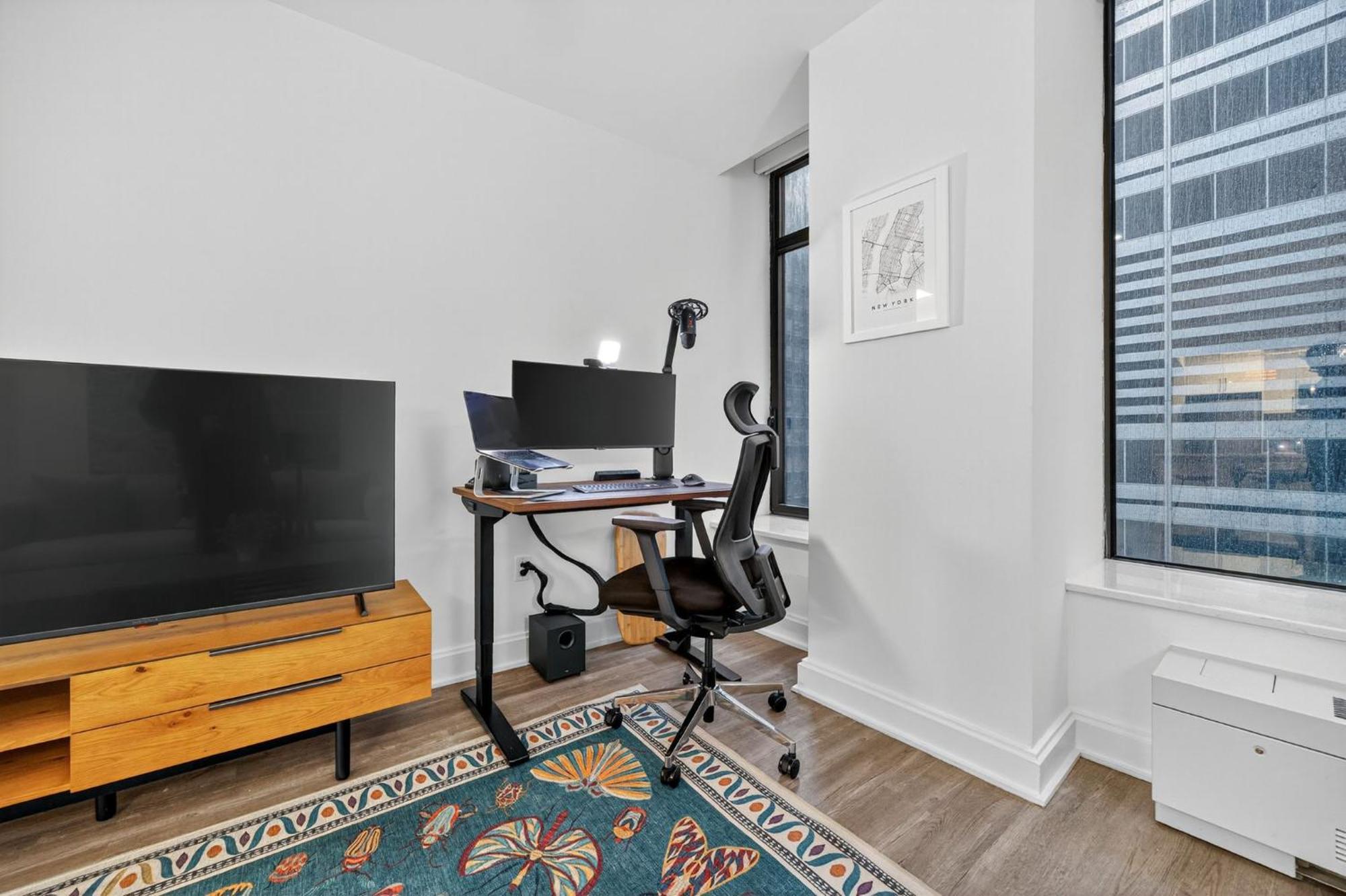 Fidi 1 Bedroom W Work Setup By Anyplace - 11729