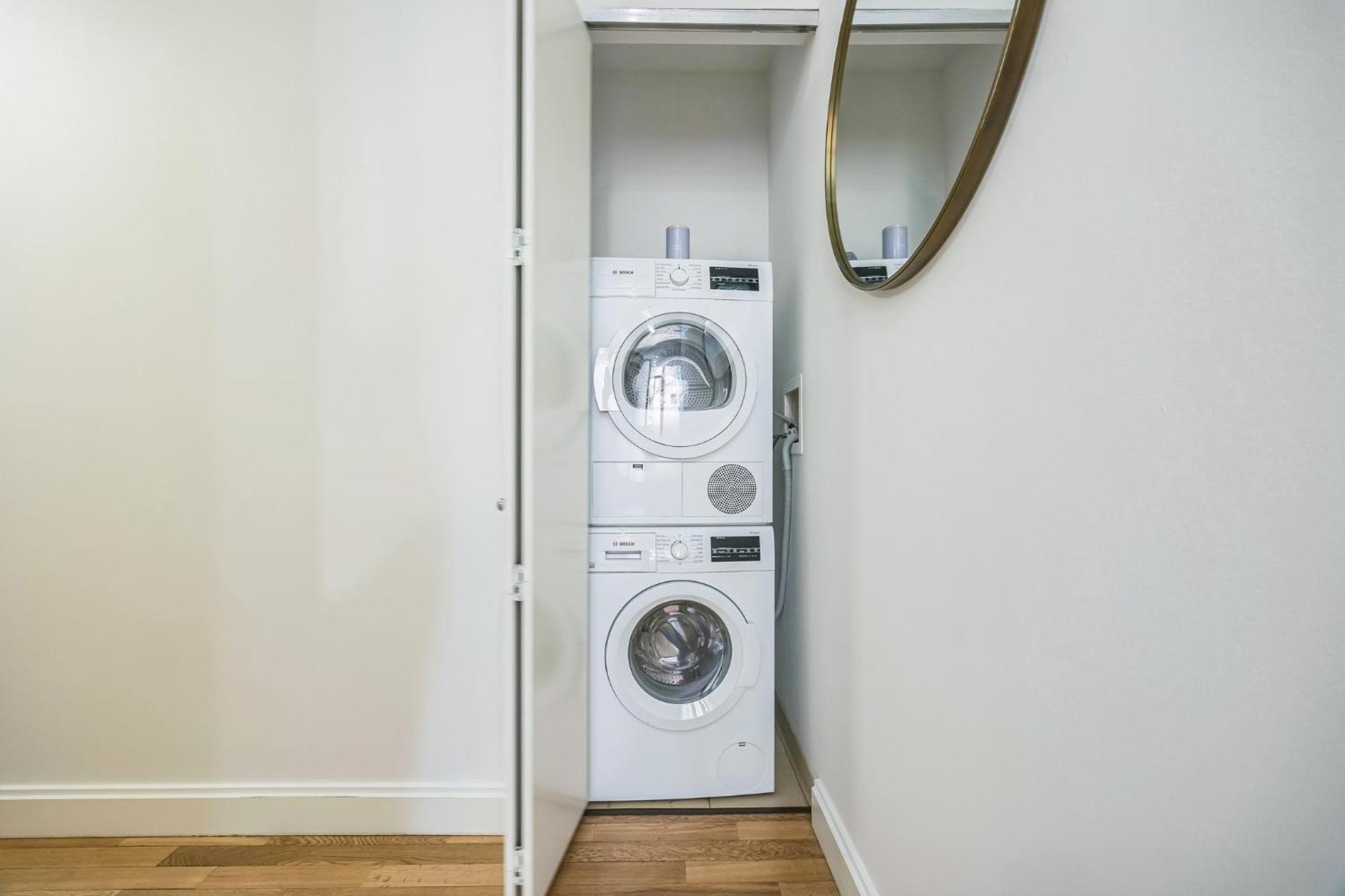 Fidi 1 Bedroom W Work Setupby Anyplace - 11688