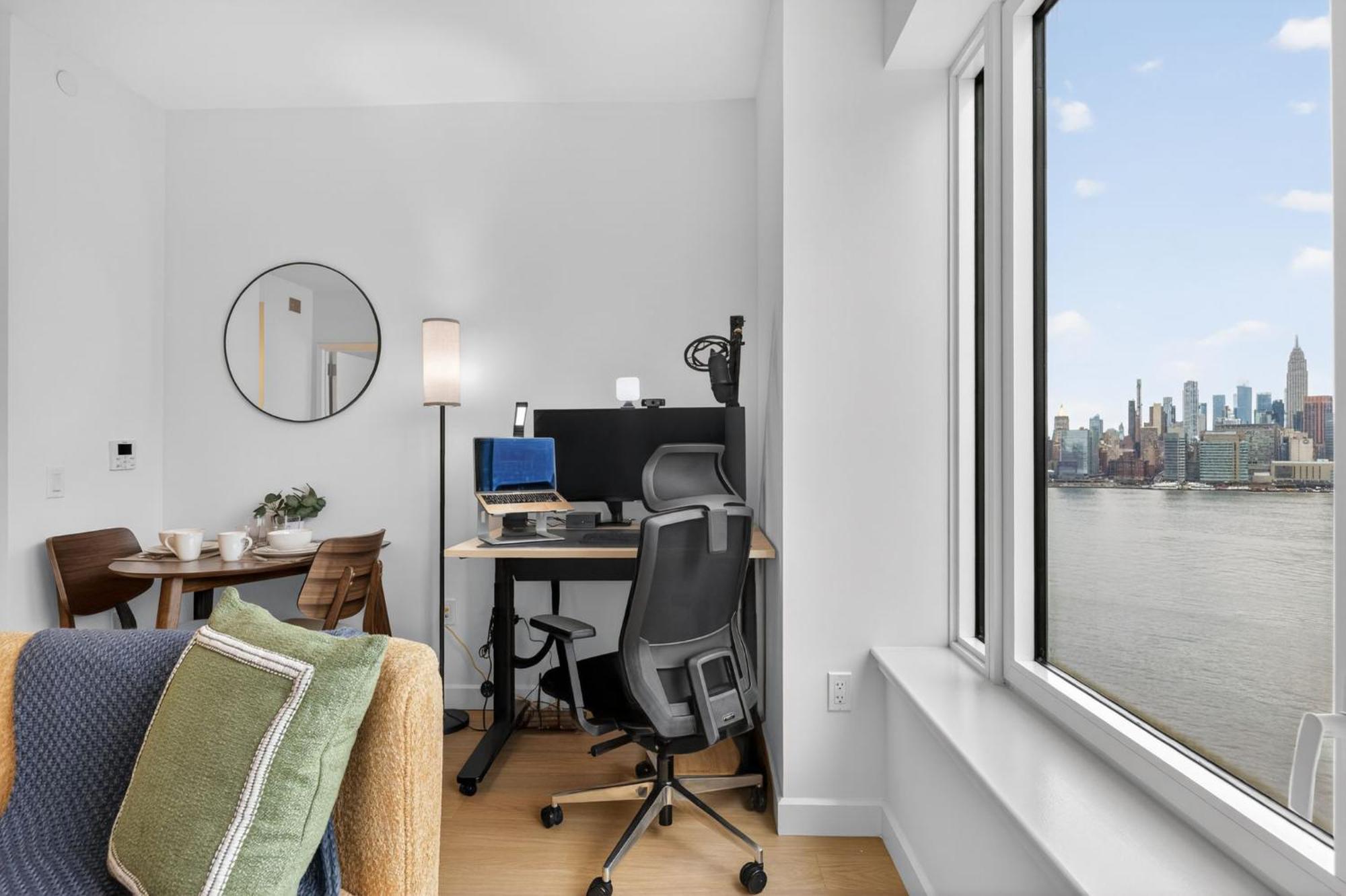 Greenpoint 1br W Work Setup By Anyplace - 11740