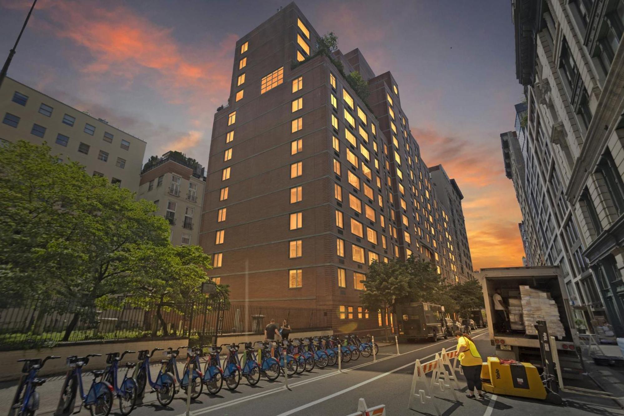 Apartment Chelsea 1 Bedroom W Work Setup By Anyplace - 11436 *