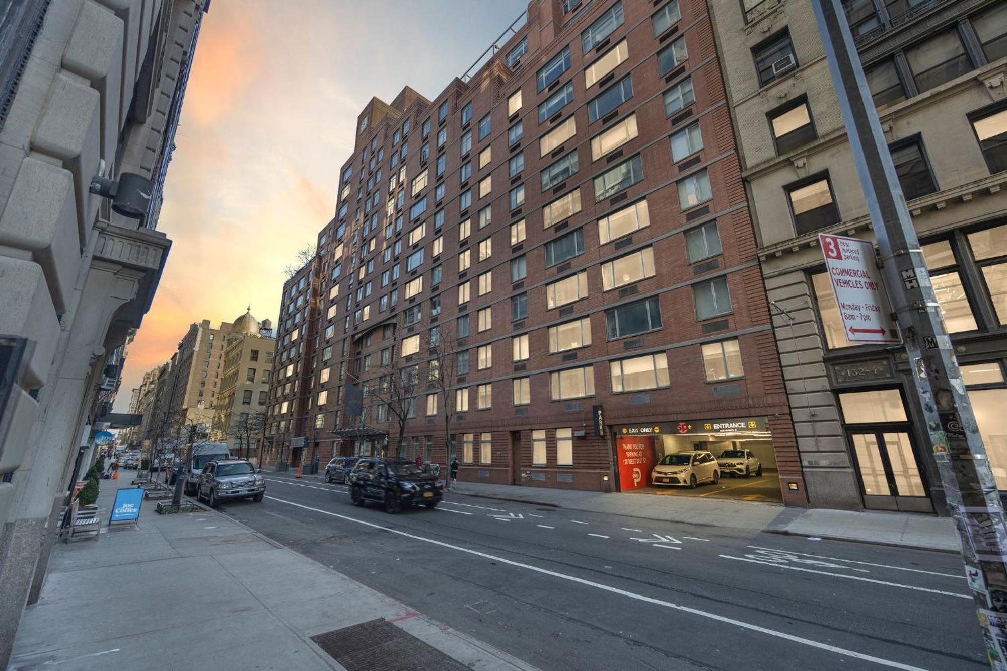 Chelsea 1 Bedroom W Work Setup By Anyplace - 11651 Apartment *