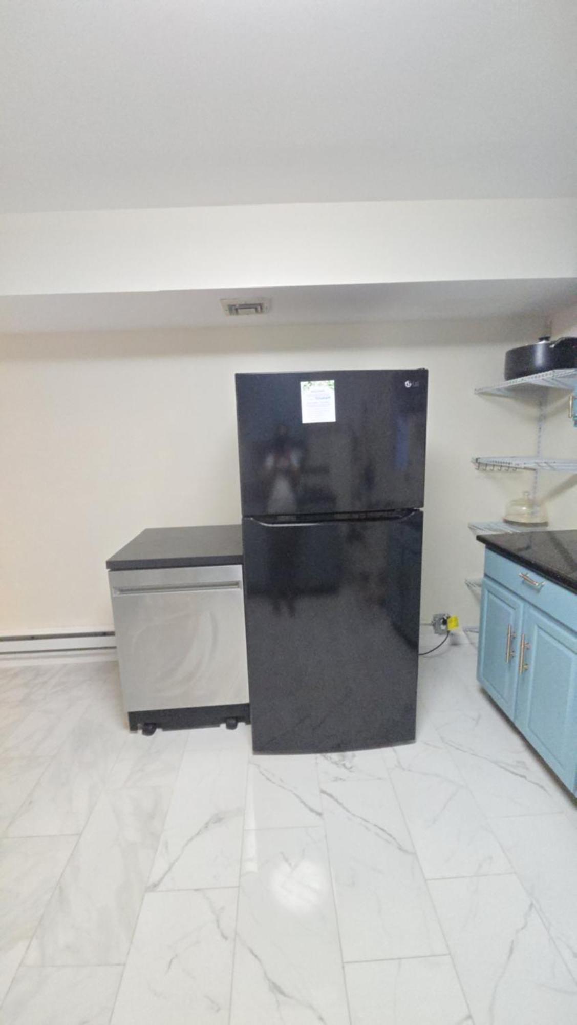 Staten Island Cozy Private 1-br Basement Close To Nyc Family & Pet Friendly *
