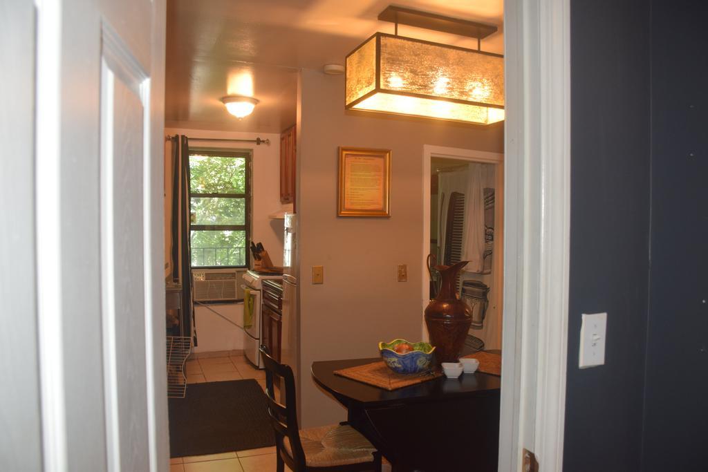 Hell's Kitchen - One Bedroom New York