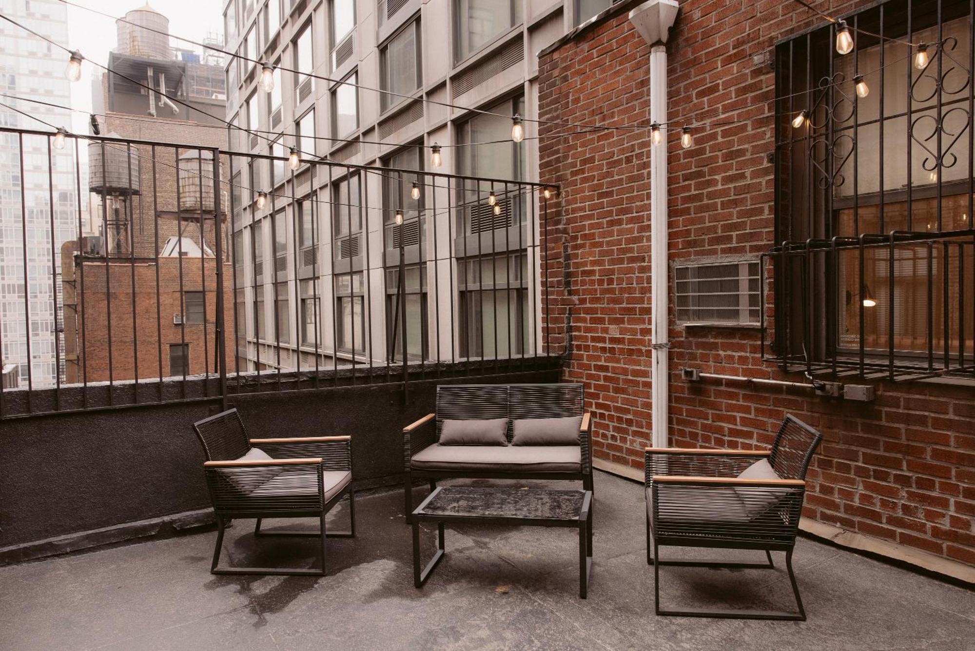 Life Hotel 4*