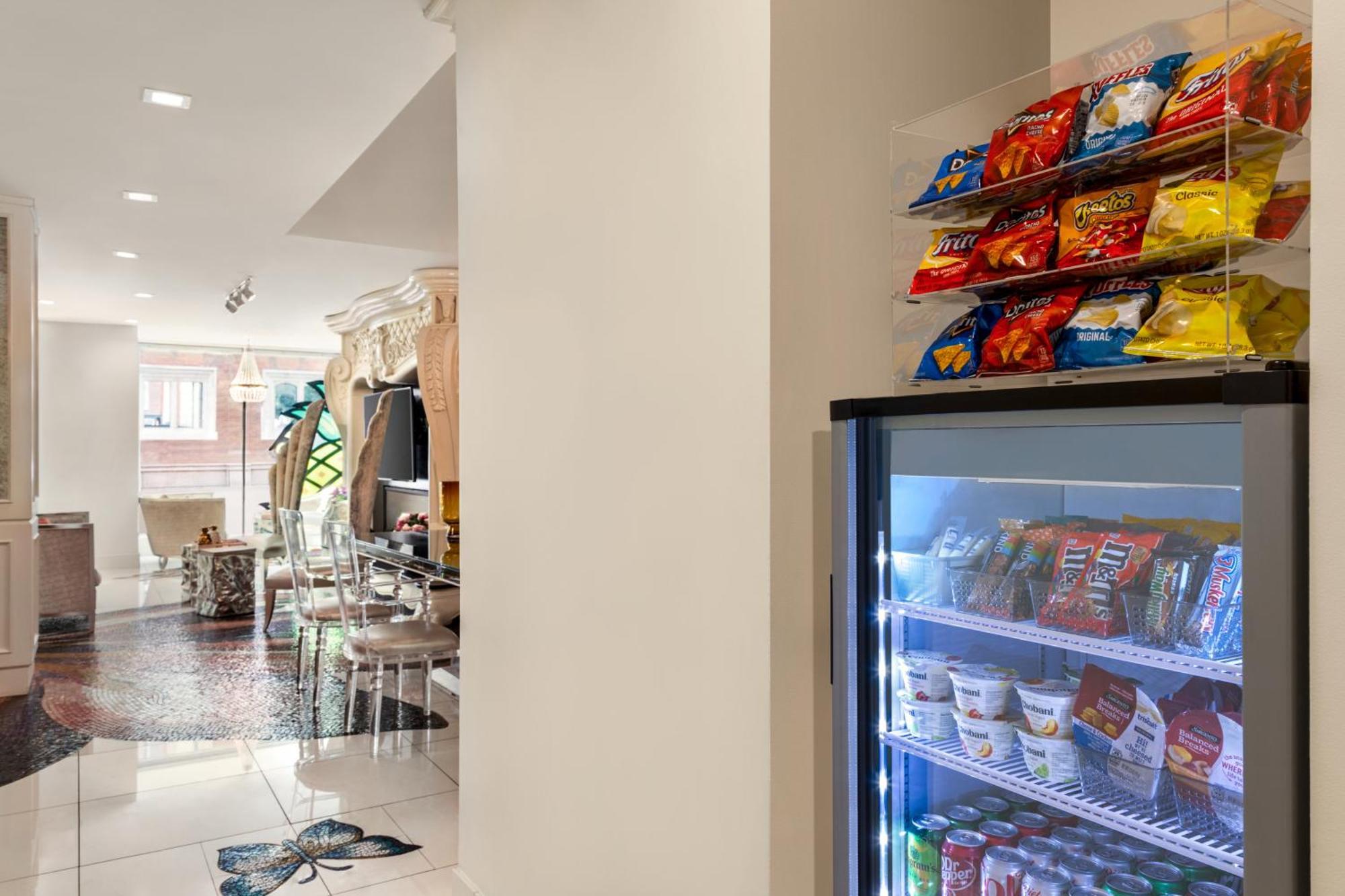 Staypineapple, An Artful Hotel, Midtown 4*