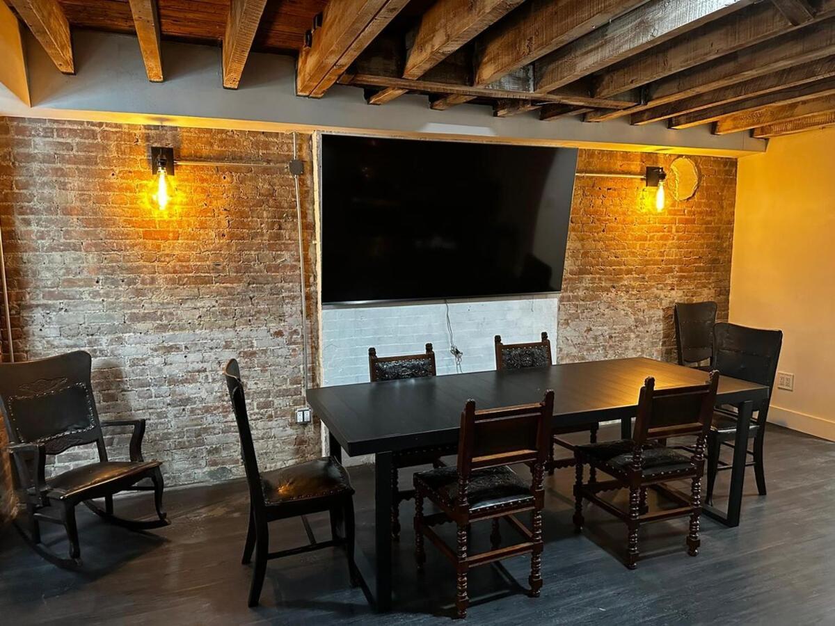 Apartment The Perfect For Large Groups Sleeps 10 New York