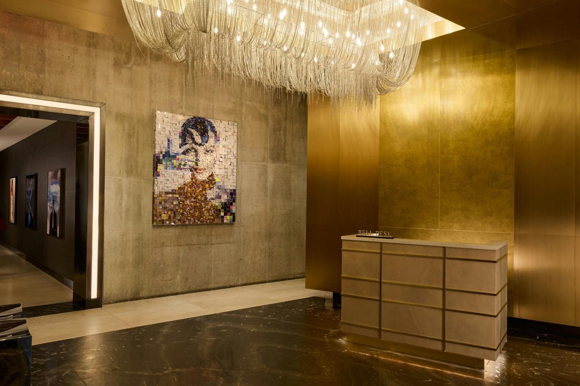 Renaissance Midtown Hotel 4*