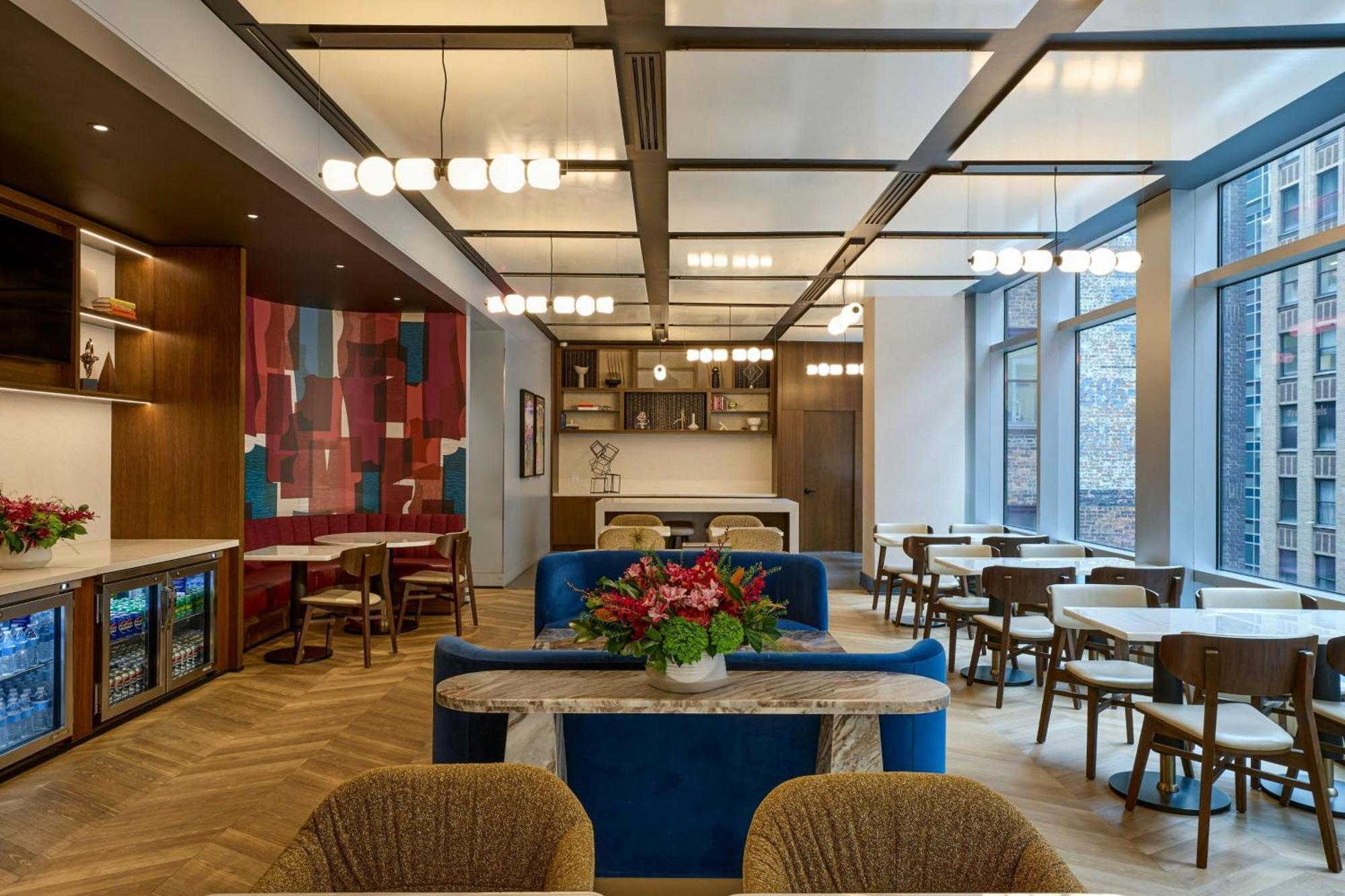 Hotel Renaissance Midtown 4*