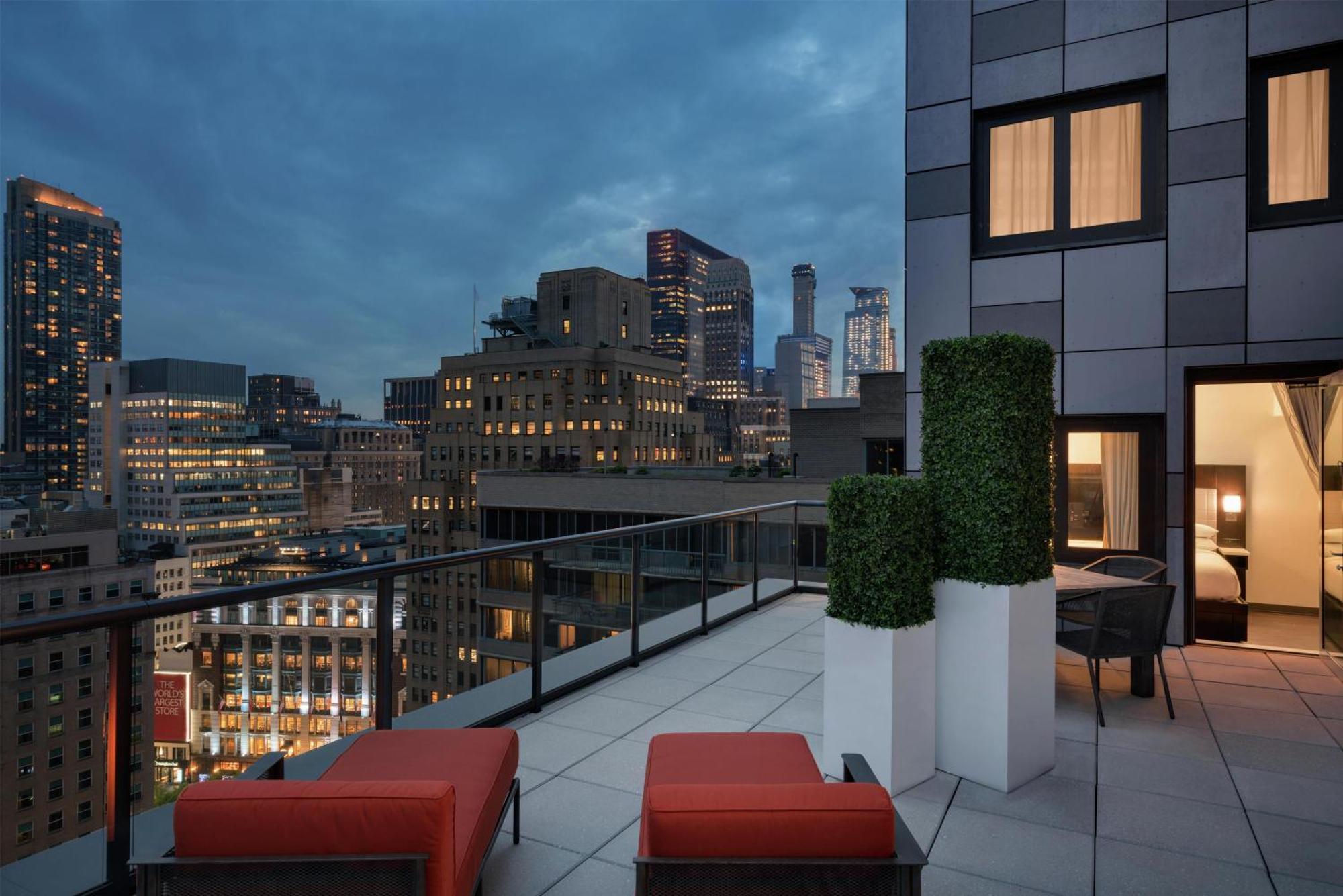 Embassy By Hilton Manhattan Times Square 4*