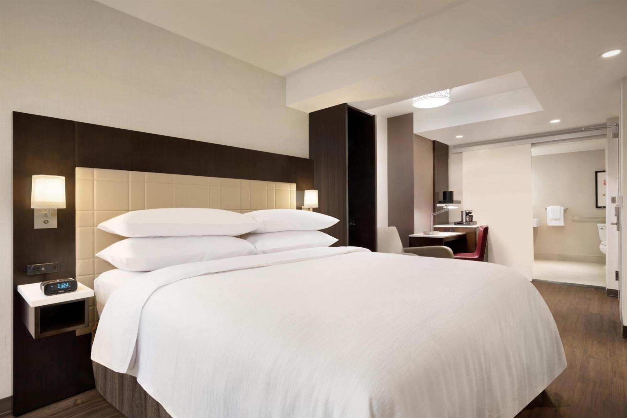 Embassy By Hilton Manhattan Times Square 4*