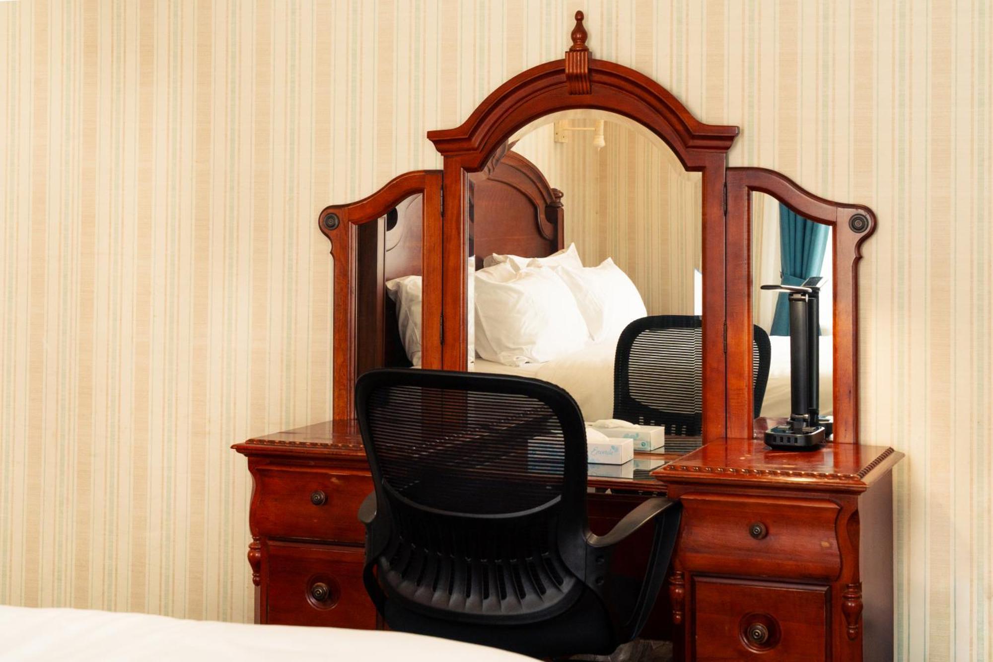 Hotel Stanford