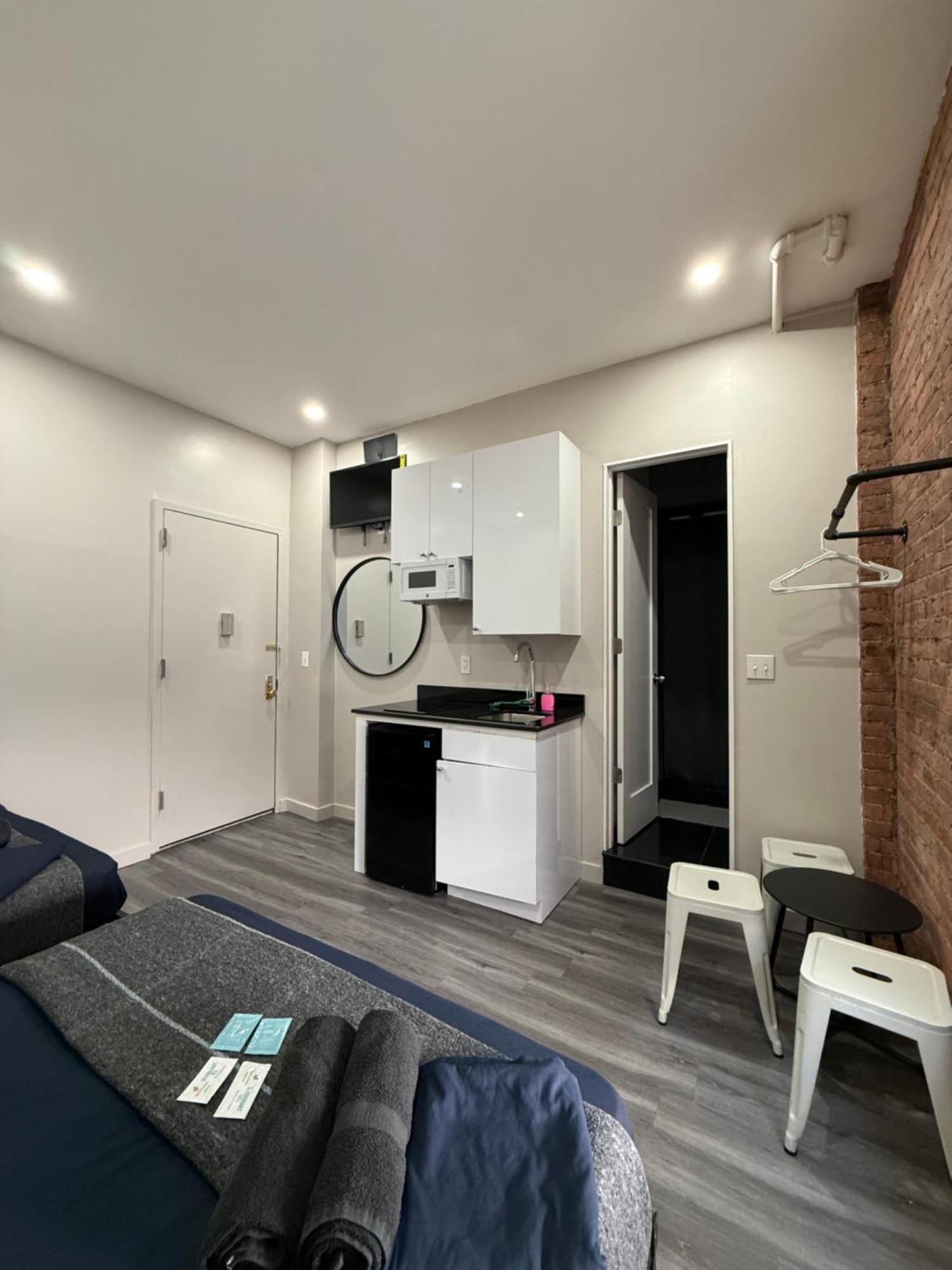 Apartment 31 Street Broadway