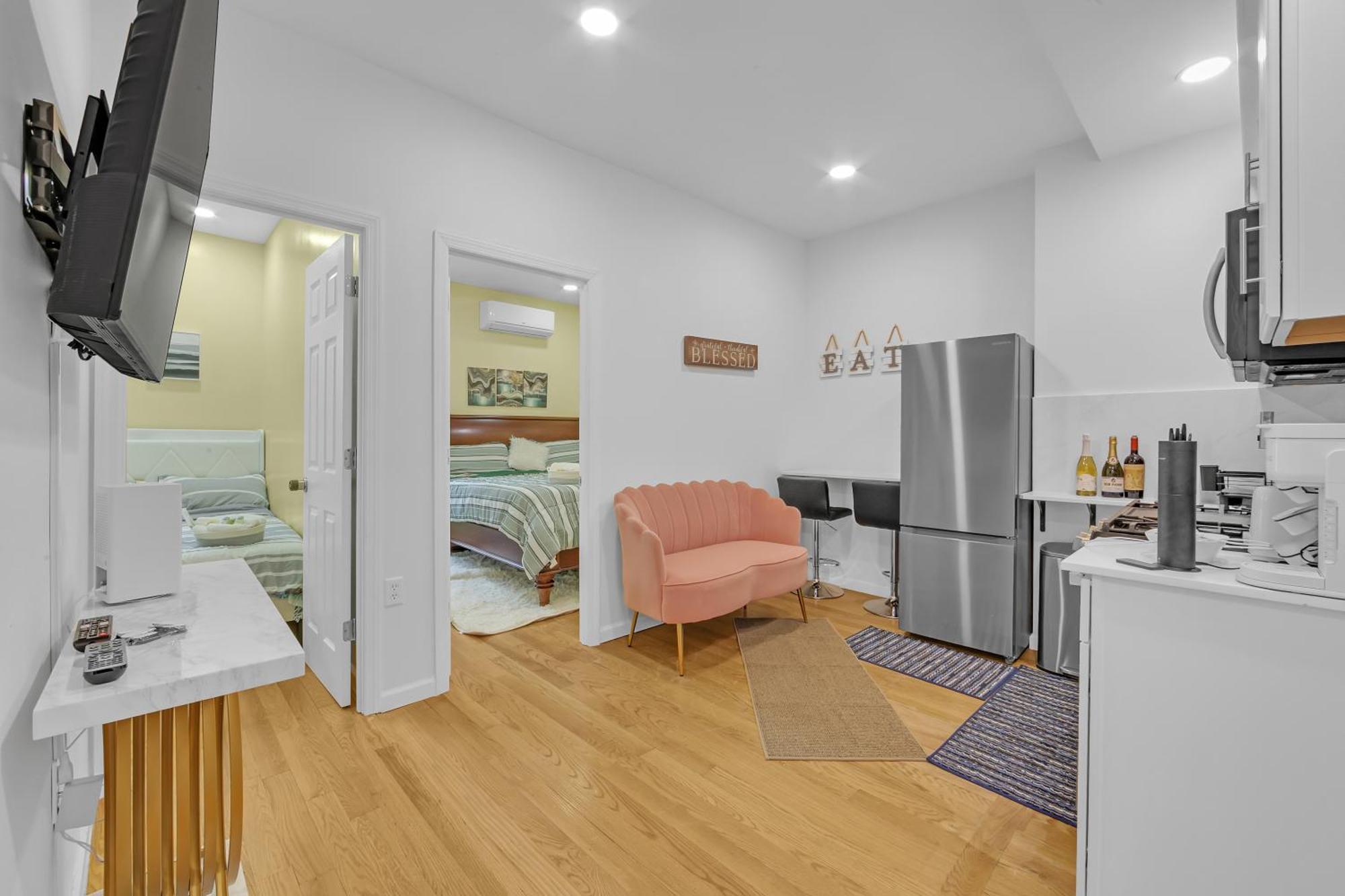Apartment A Slice Of Paradise Awaits You!