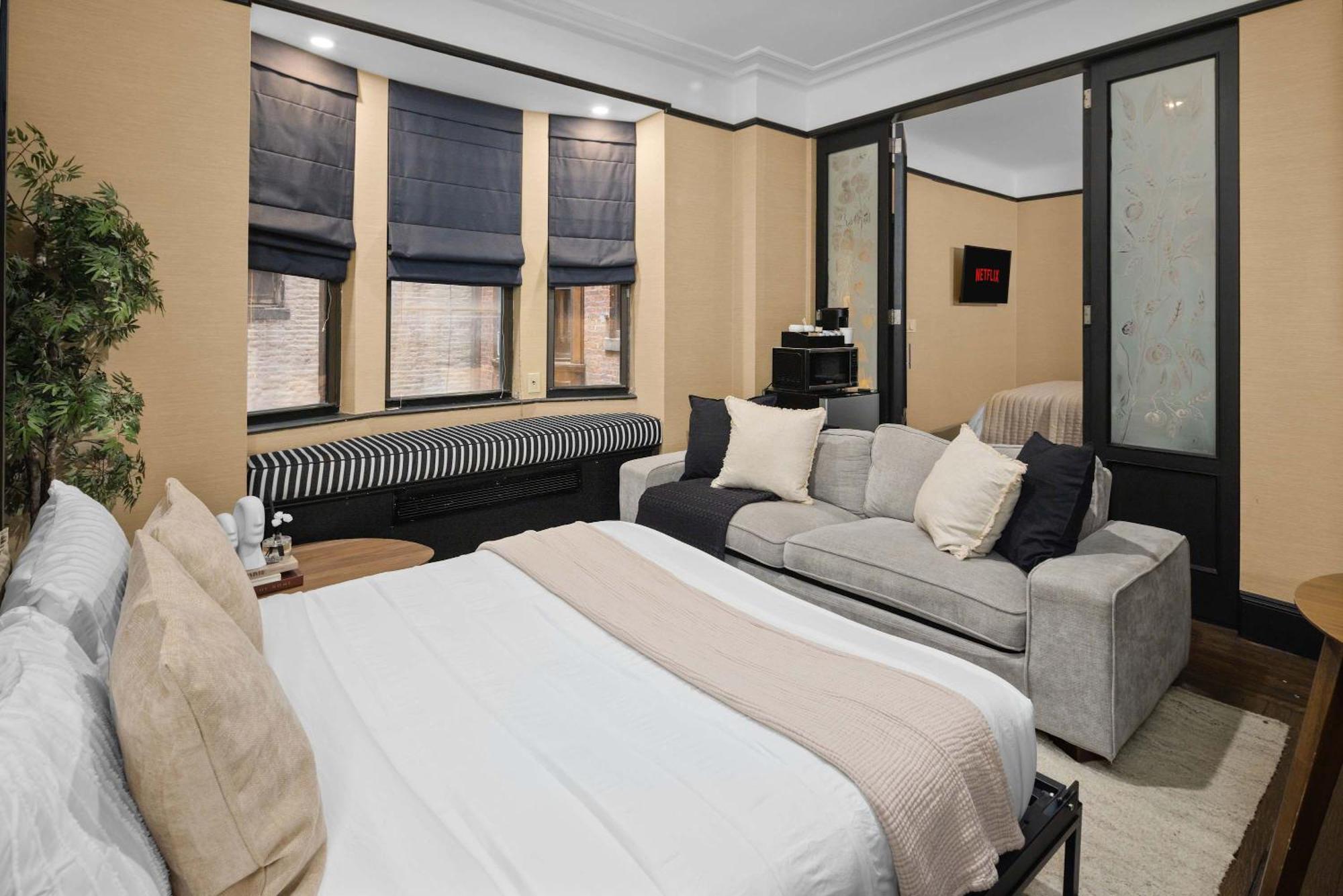 Beautiful Near Times Square With Gym & Patio
