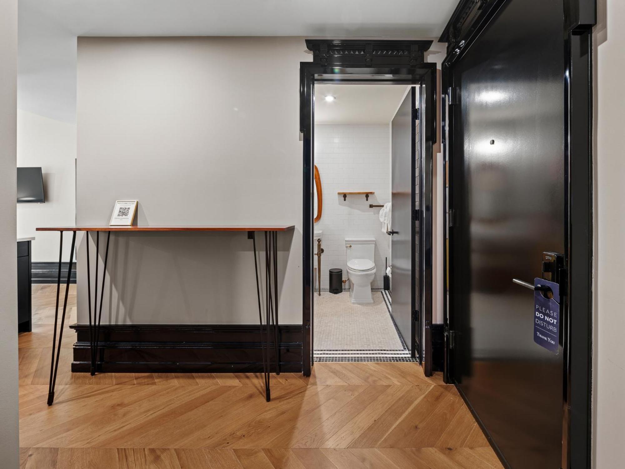 Freeman 802 By Rove Travel - 1brcondo With Shared Amenities * New York
