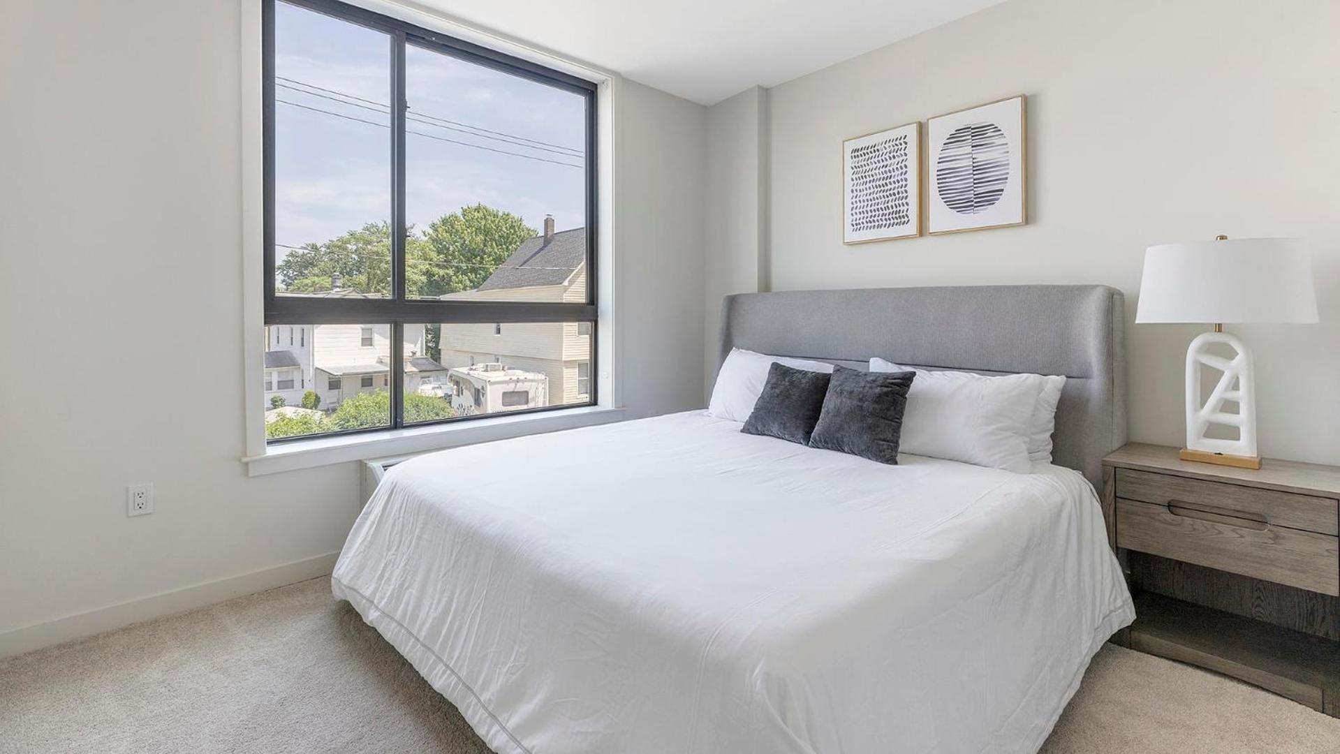Landing Beautiful 2Bd Rooftop Lounge Courtyard *
