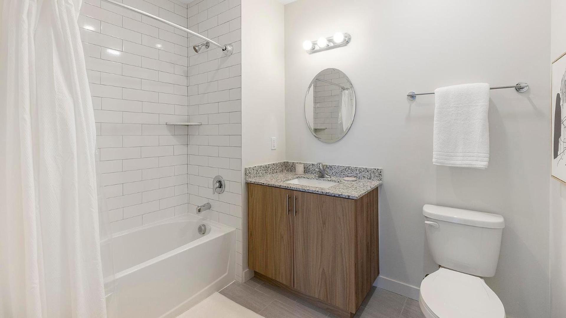 Landing Beautiful 2Bd Rooftop Lounge Courtyard * New York