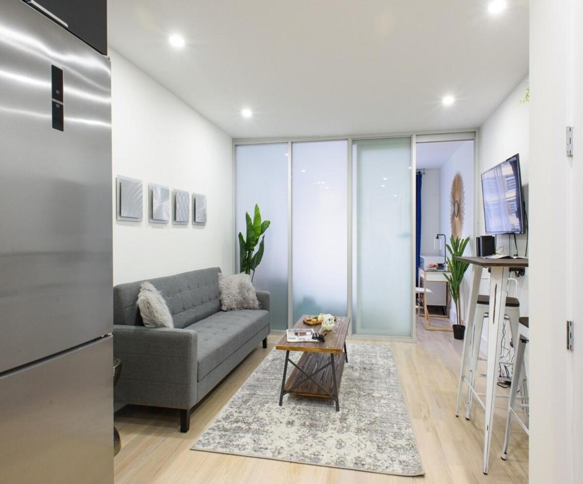 244 East New York